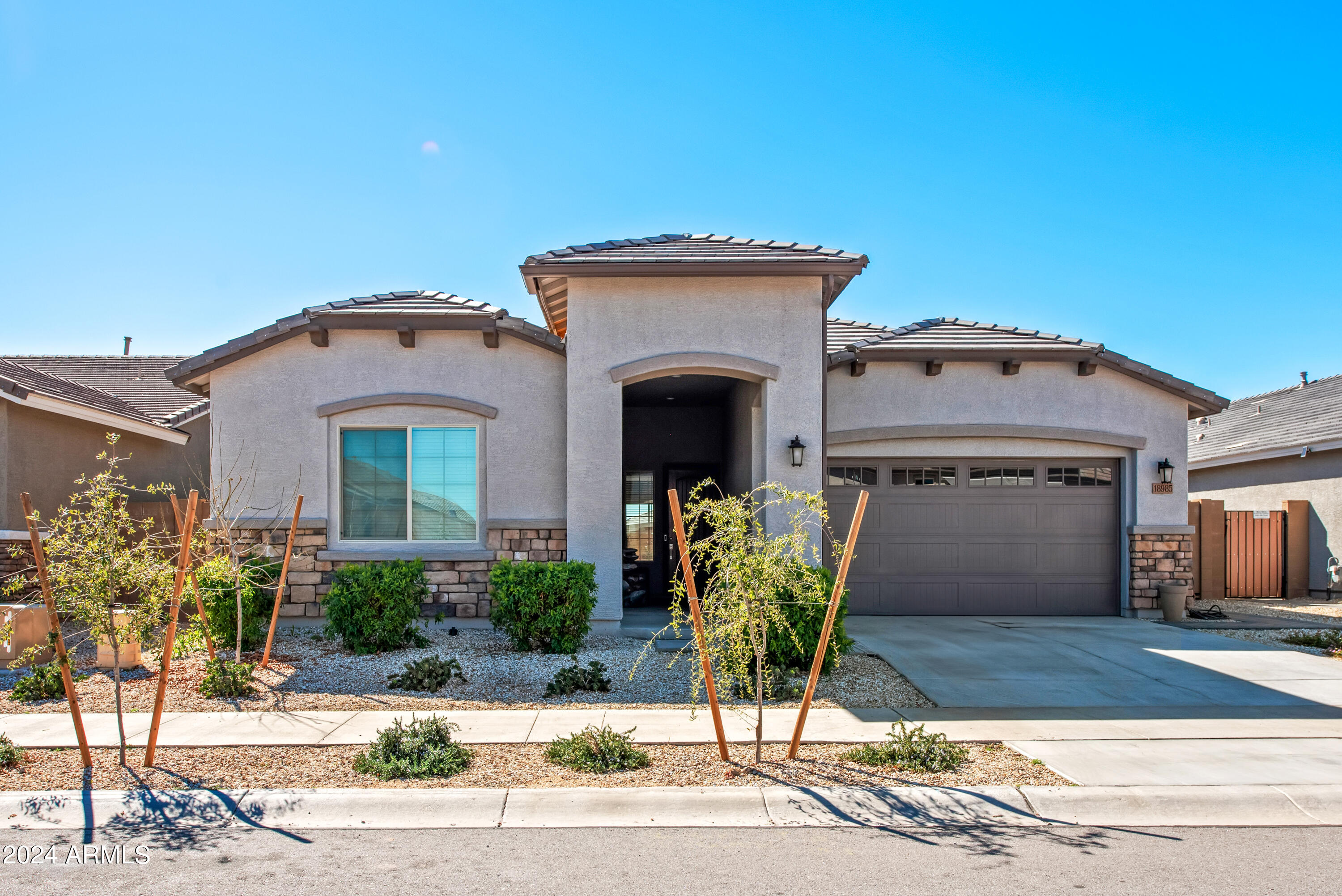 18985 W DESERT HILLS Drive