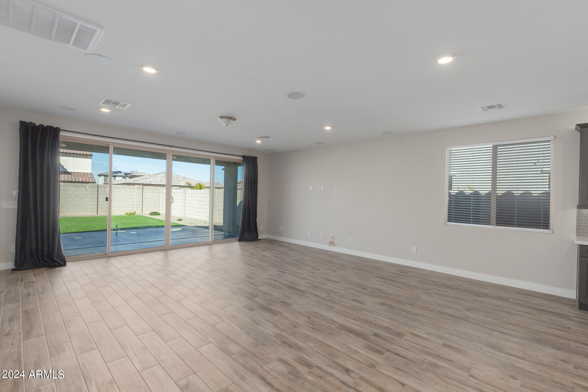 11684 W PARKWAY Lane