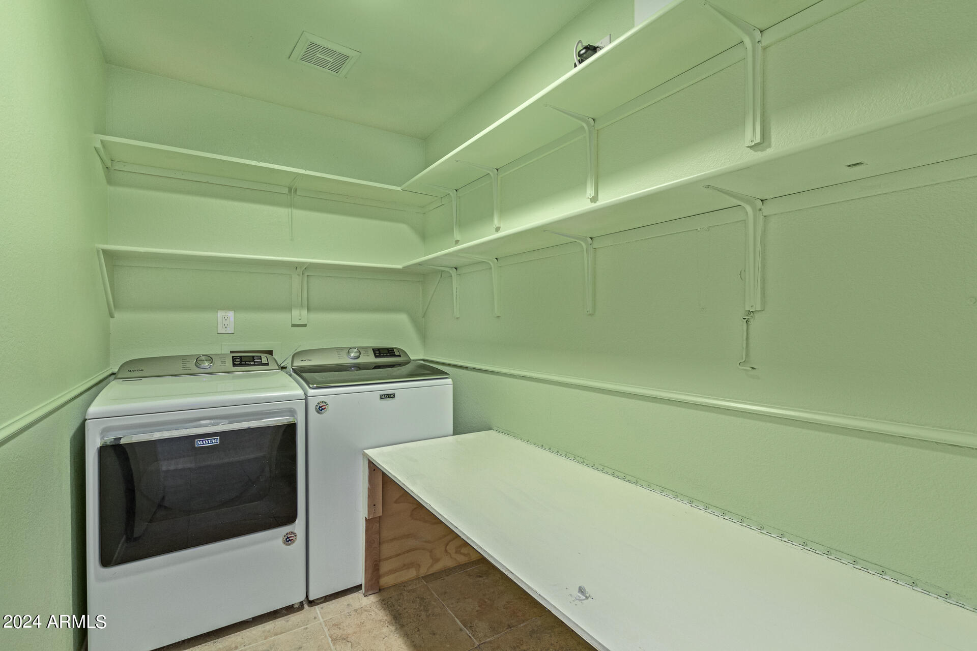 5523 W DESERT COVE Avenue