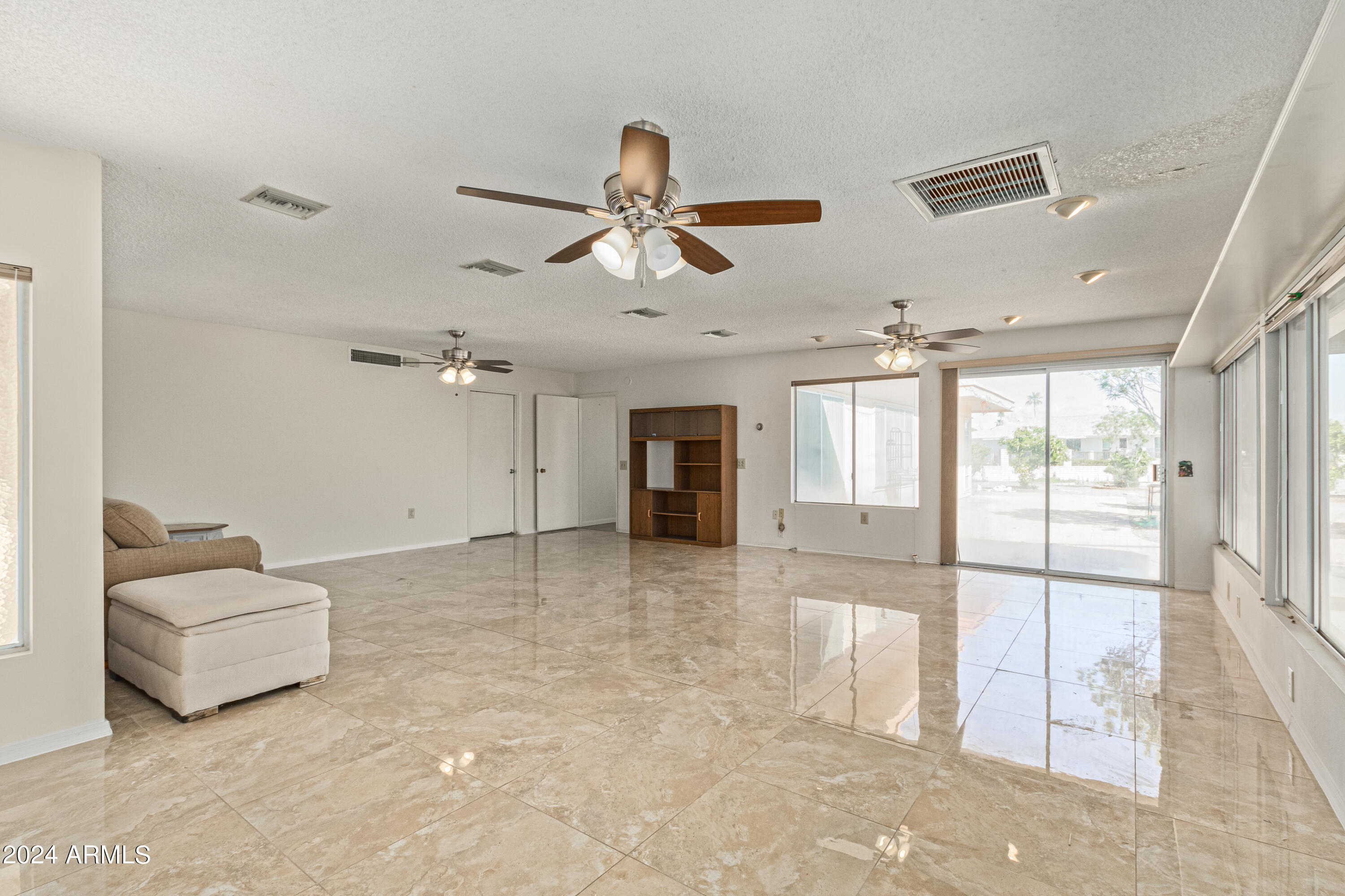 9526 W CEDAR HILL Circle