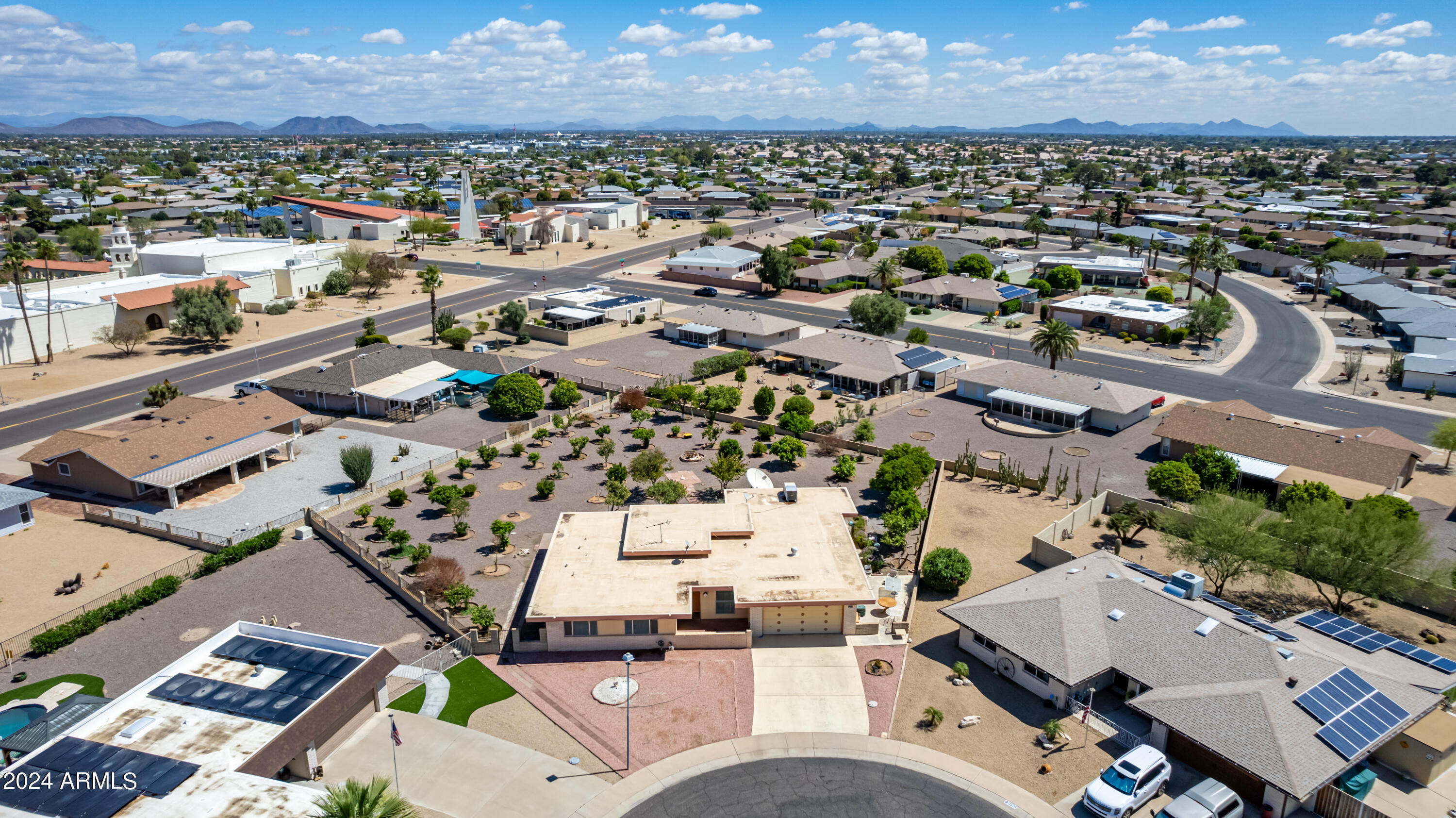 9526 W CEDAR HILL Circle