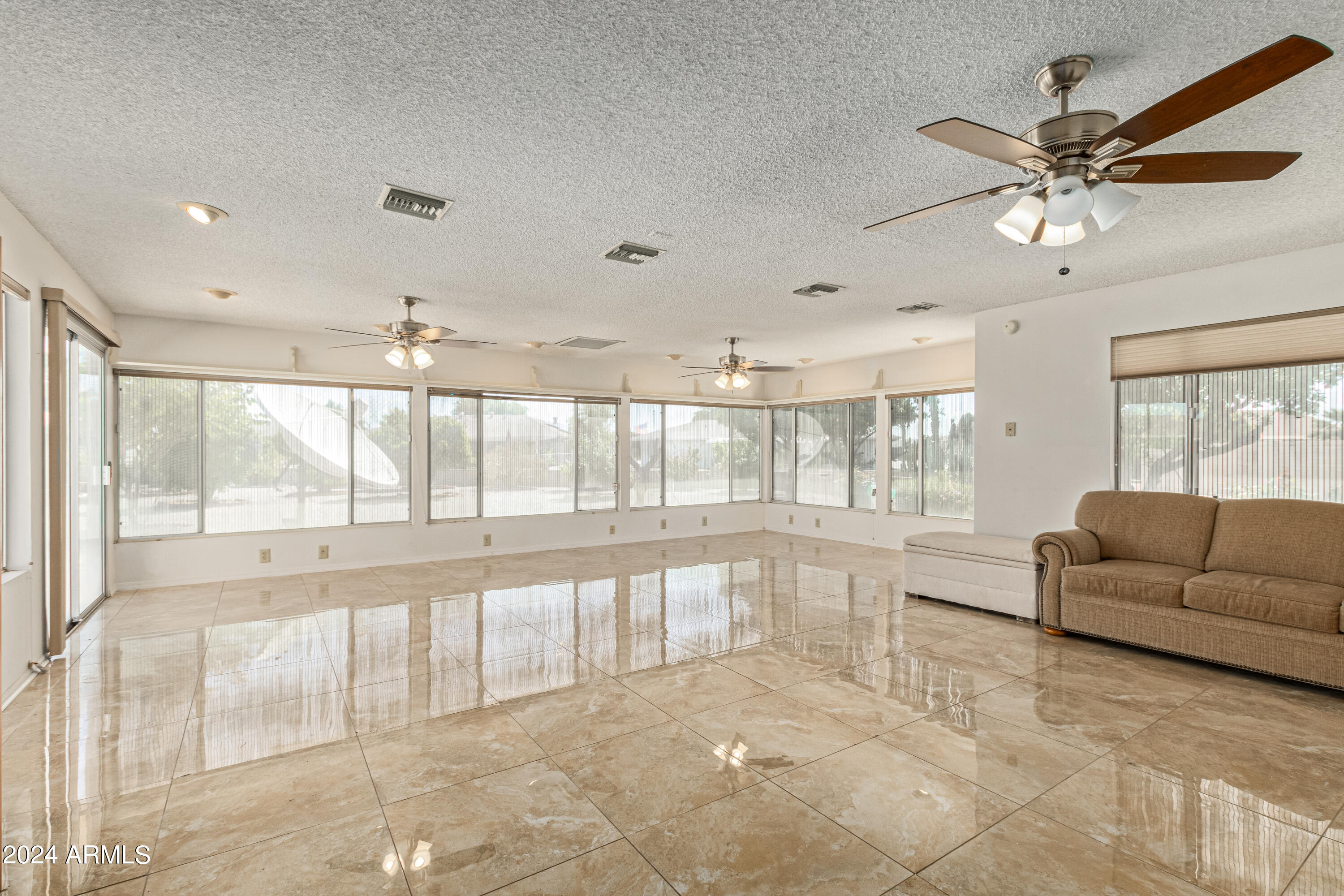 9526 W CEDAR HILL Circle