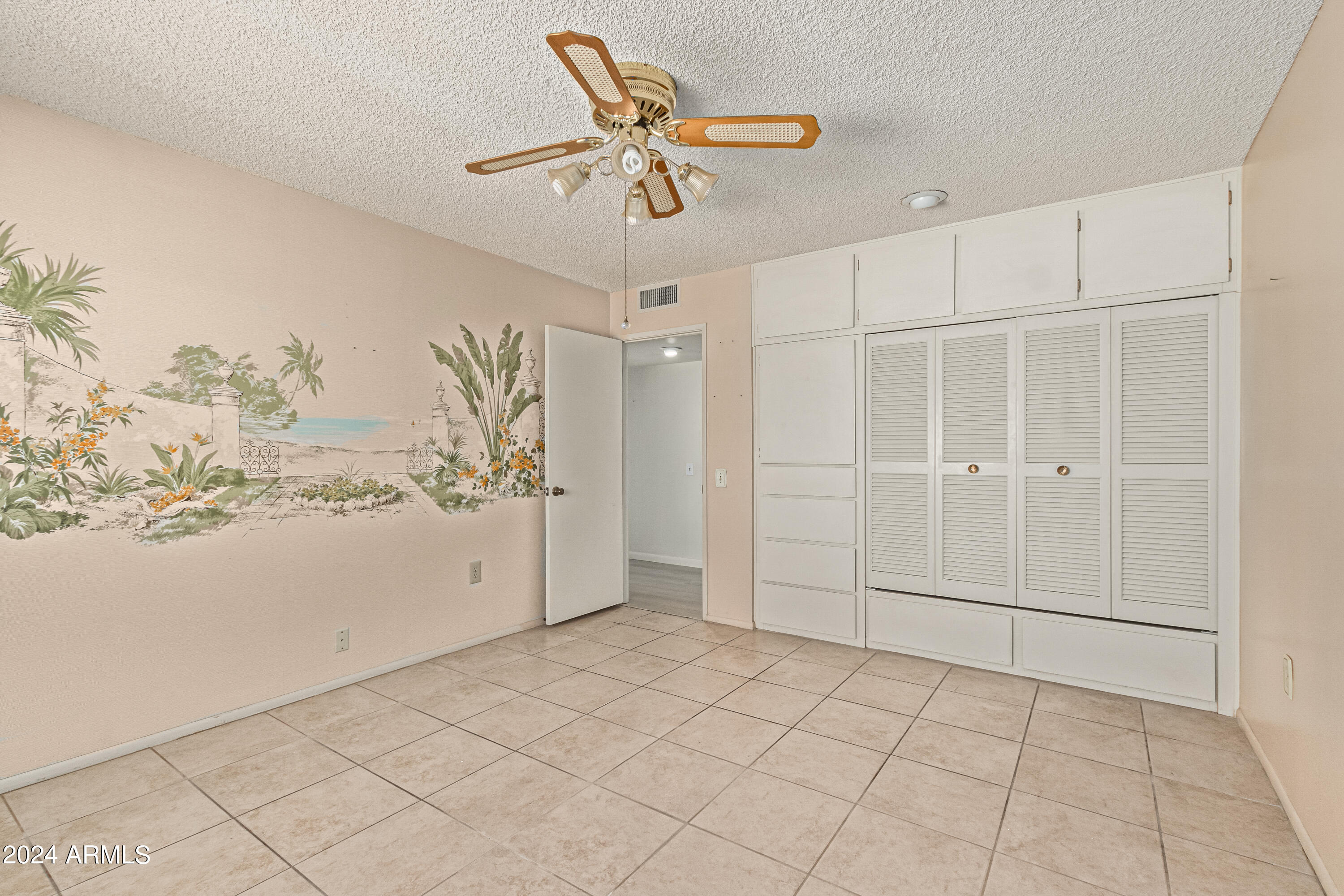 9526 W CEDAR HILL Circle