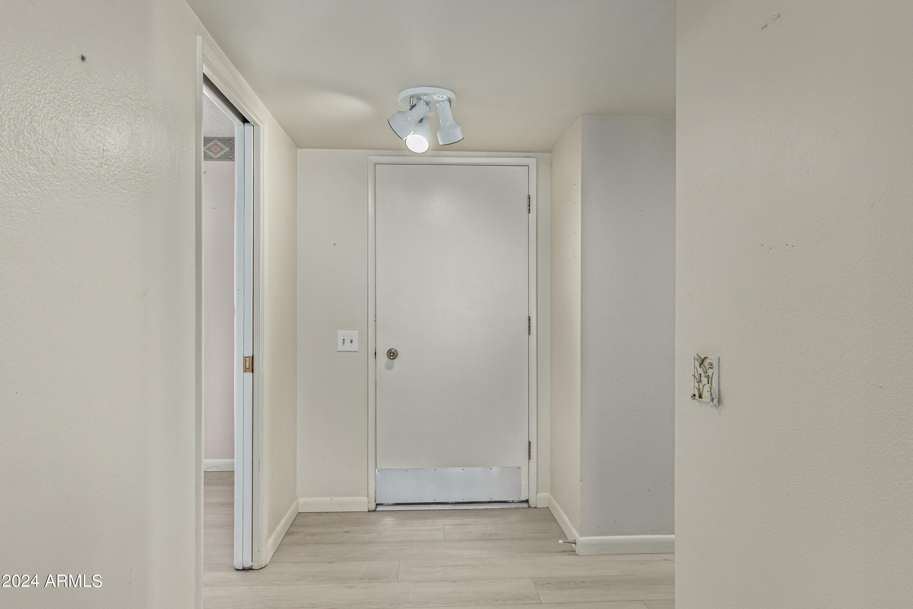 9526 W CEDAR HILL Circle