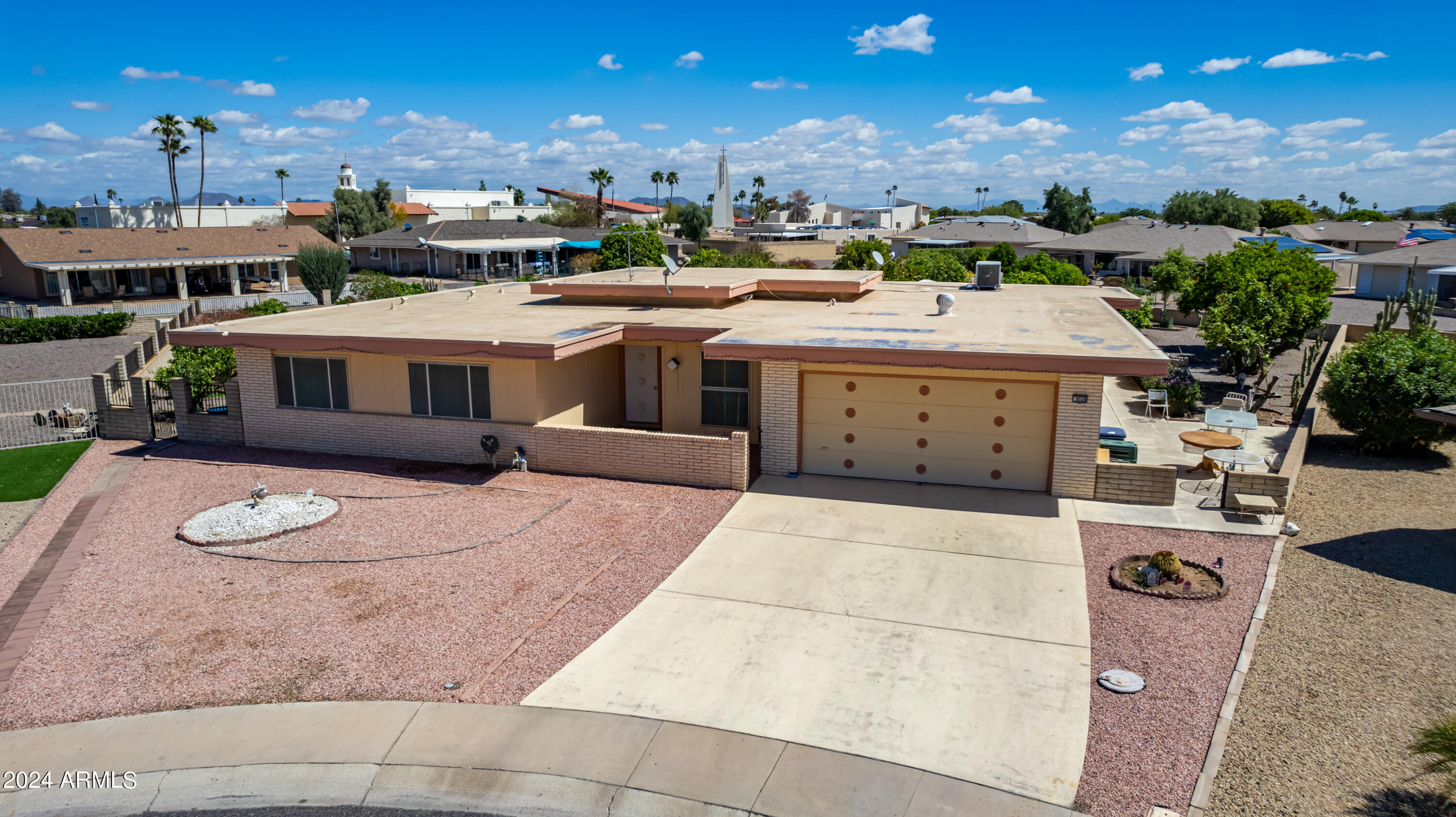 9526 W CEDAR HILL Circle