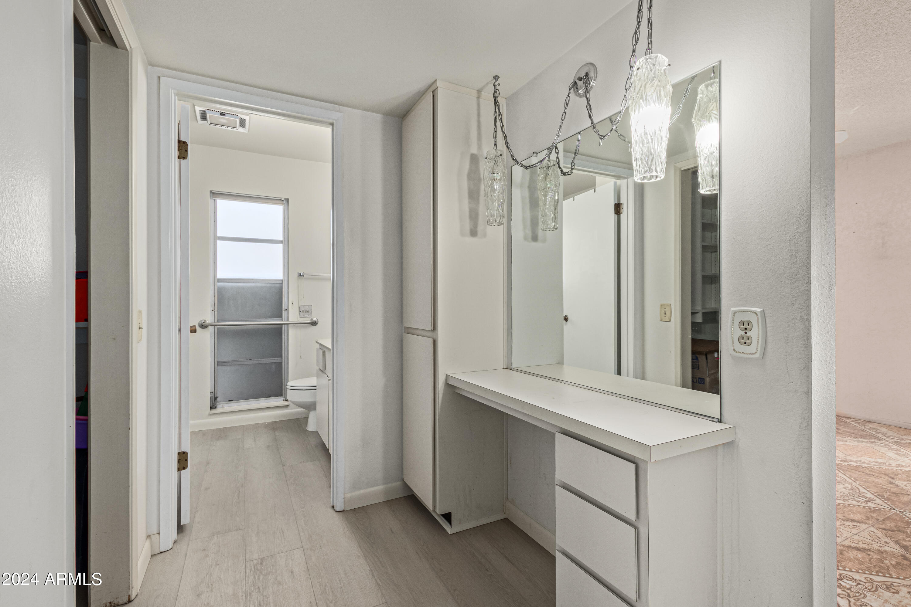 9526 W CEDAR HILL Circle