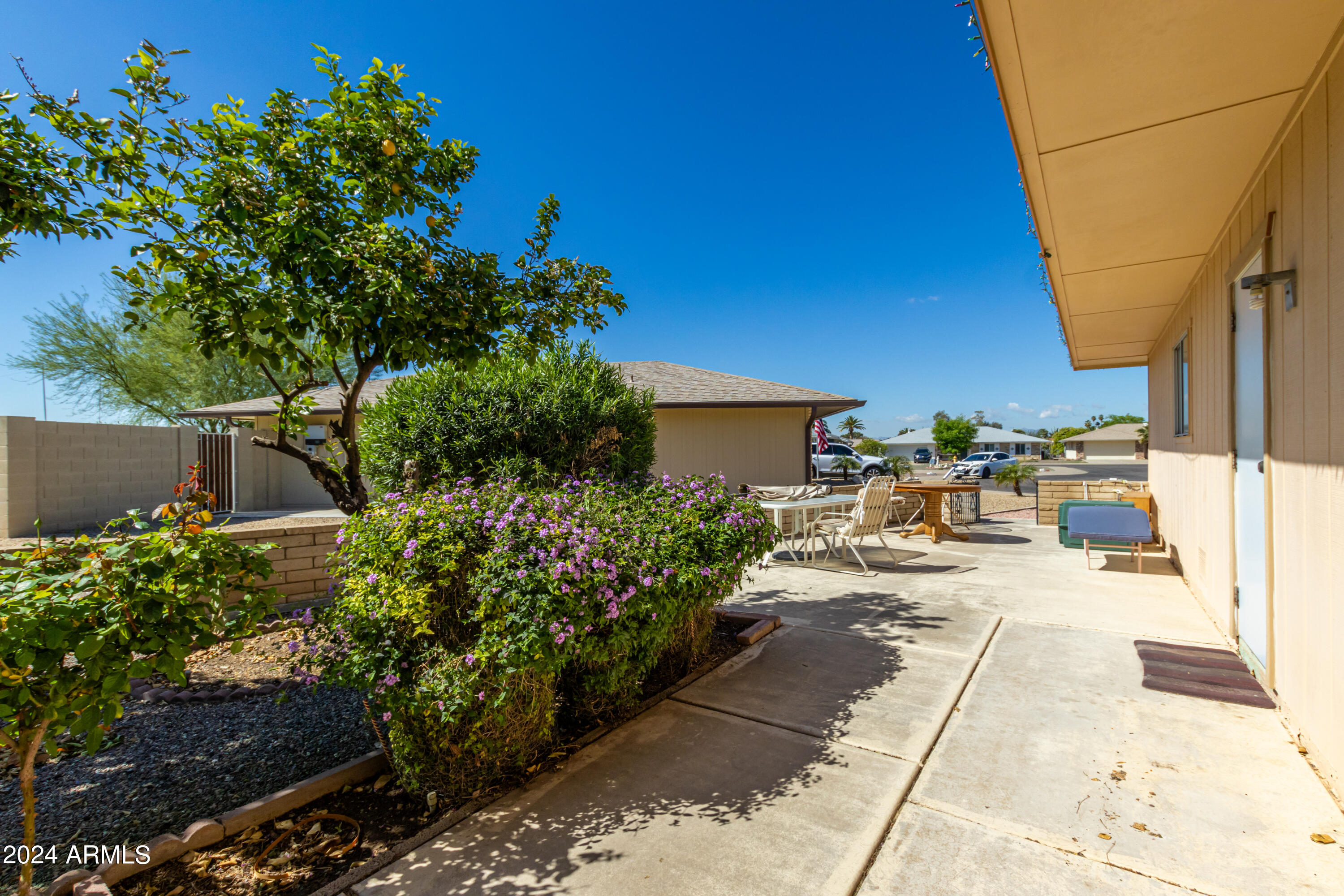 9526 W CEDAR HILL Circle