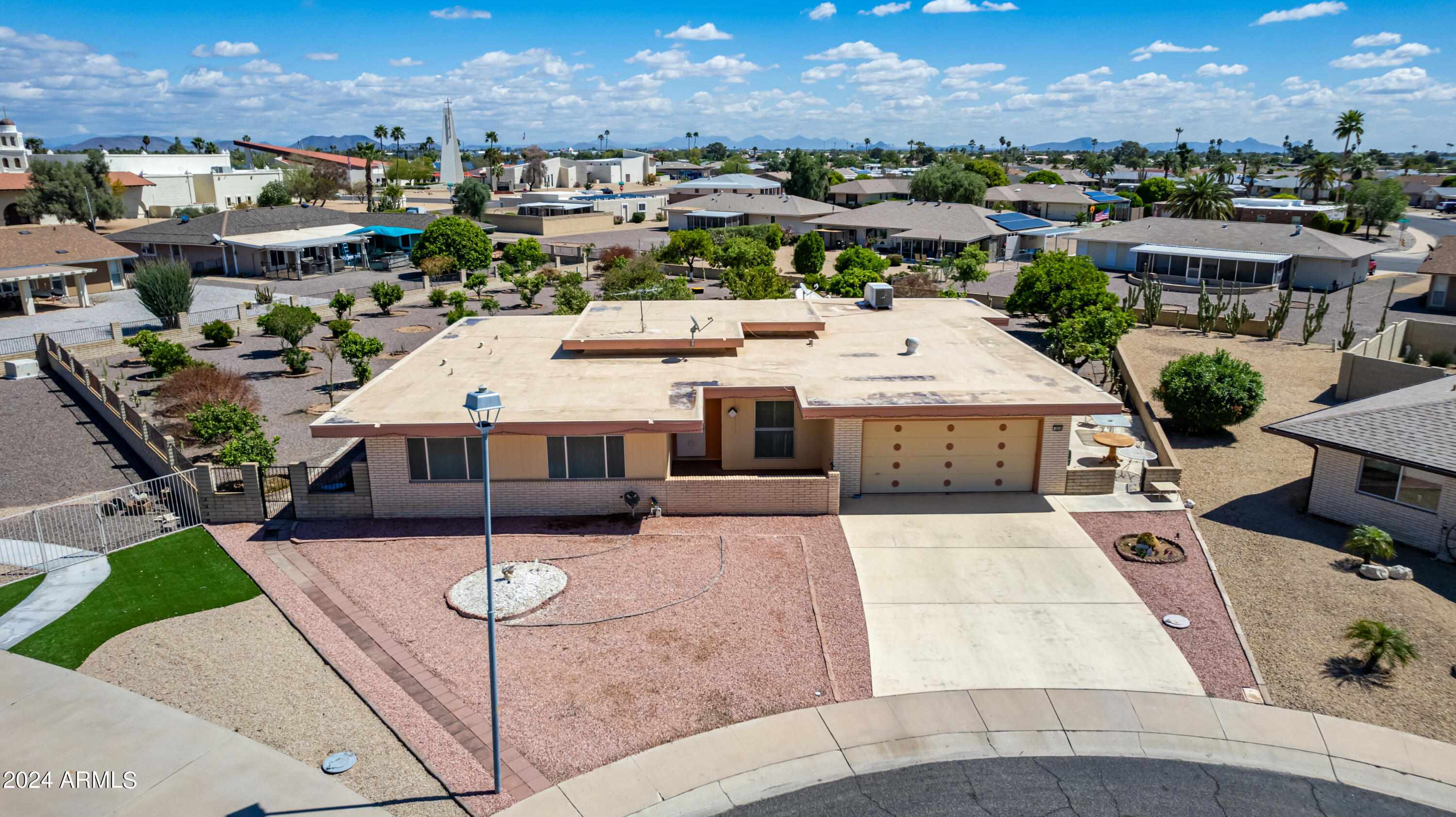 9526 W CEDAR HILL Circle