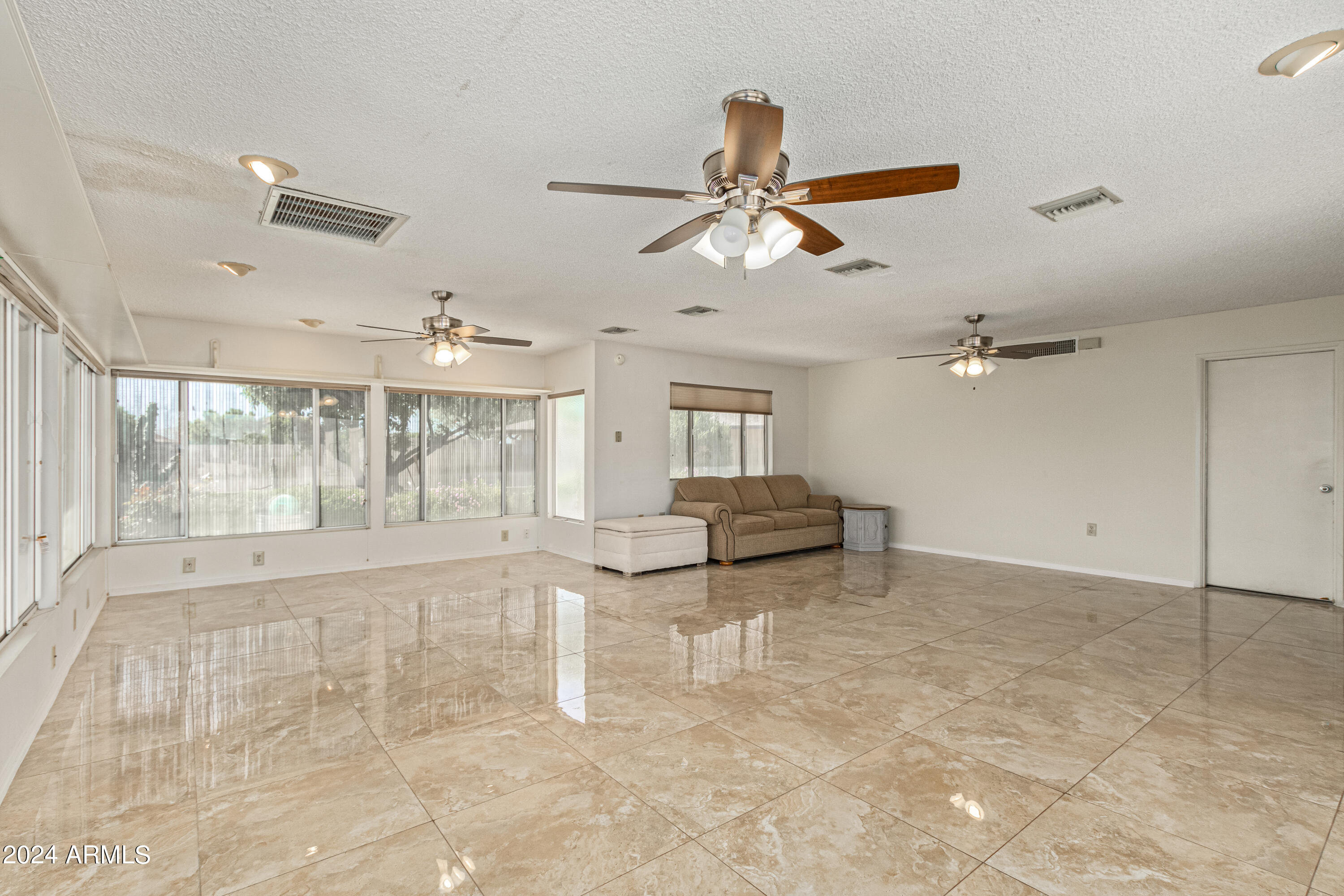 9526 W CEDAR HILL Circle