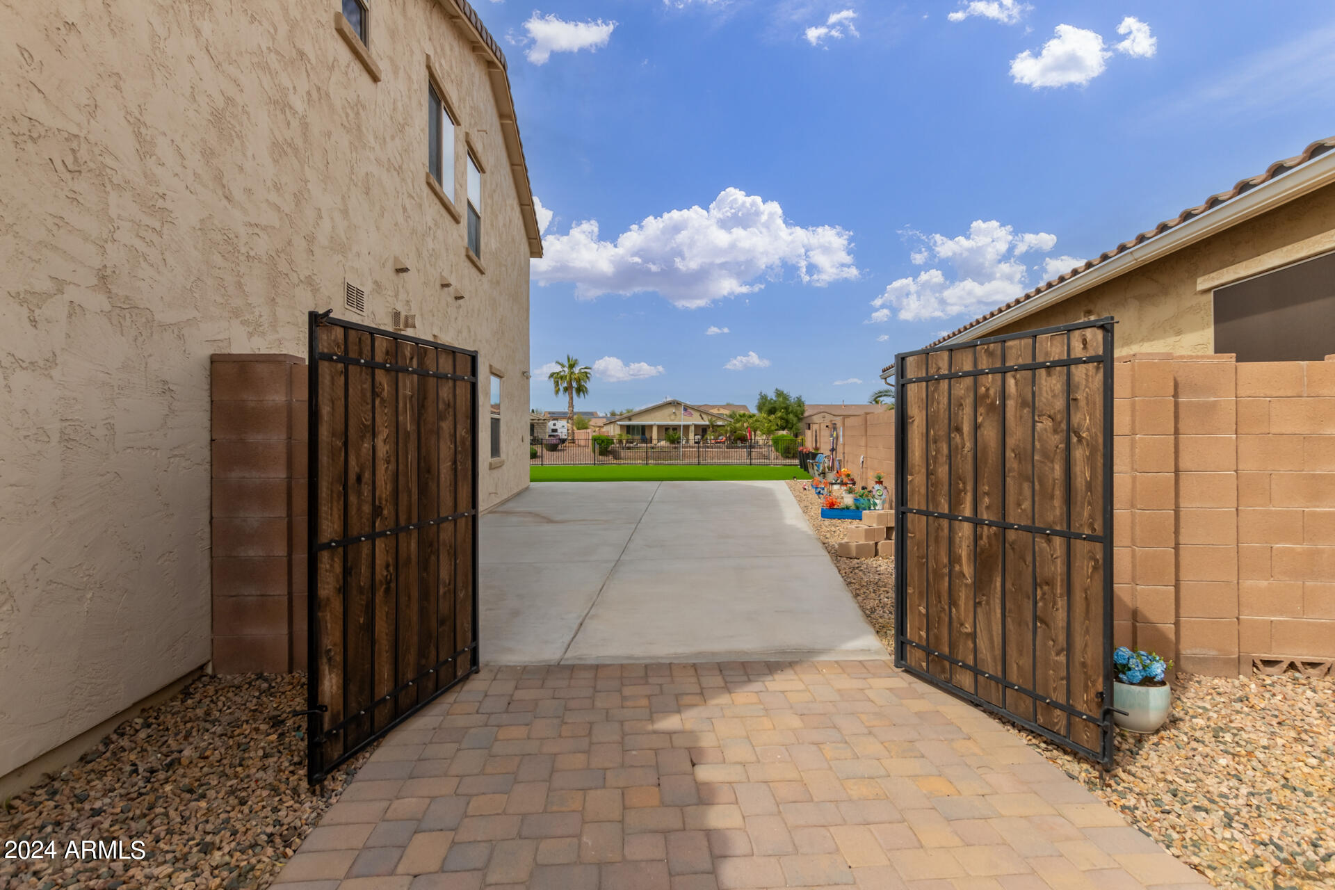 40866 W PARKHILL Drive