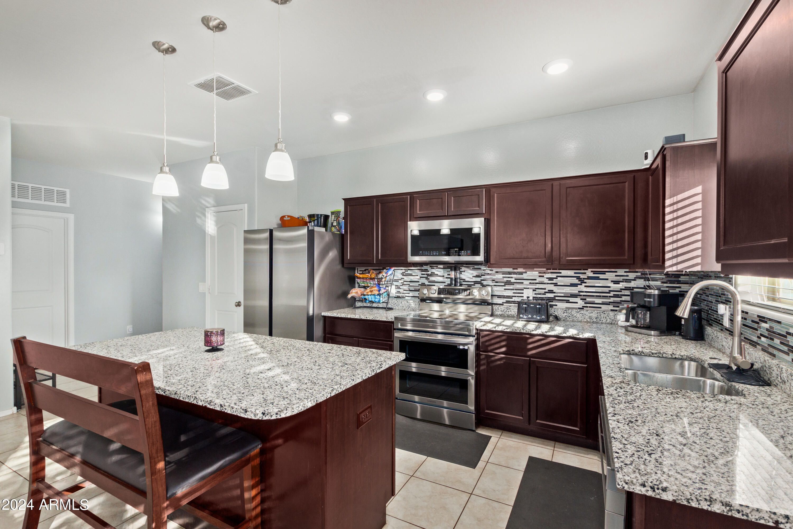 25348 W CARSON Drive