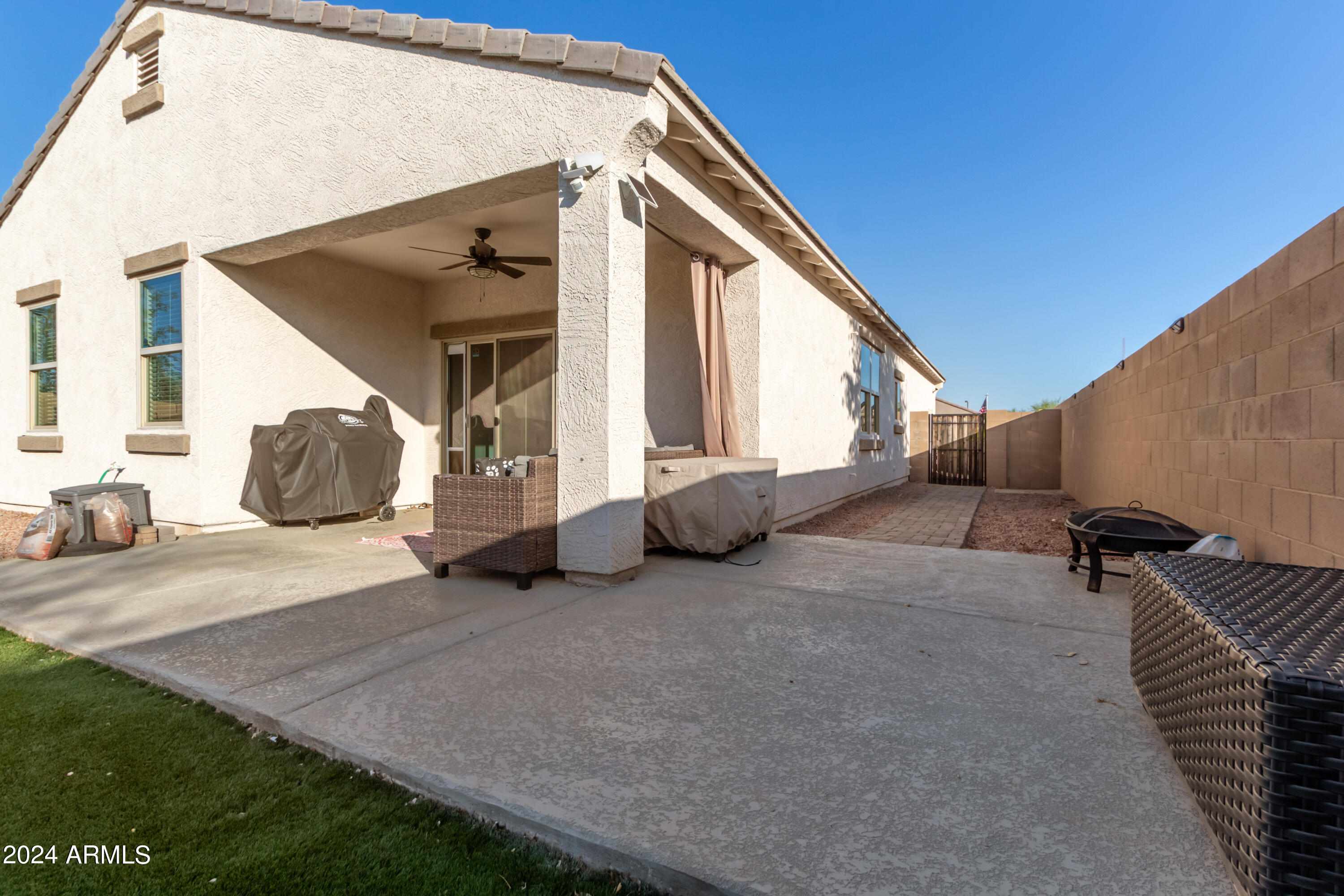 25348 W CARSON Drive