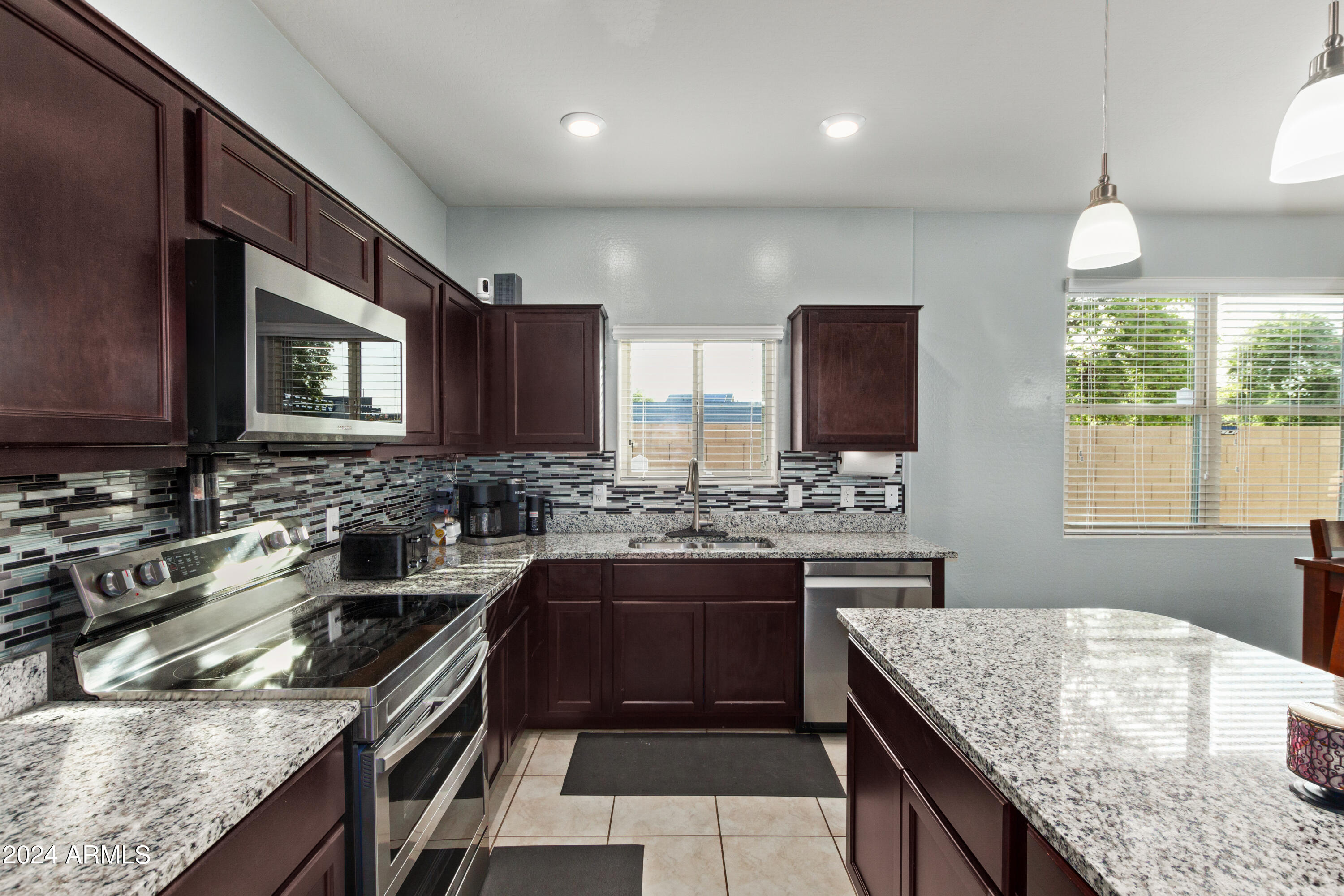 25348 W CARSON Drive