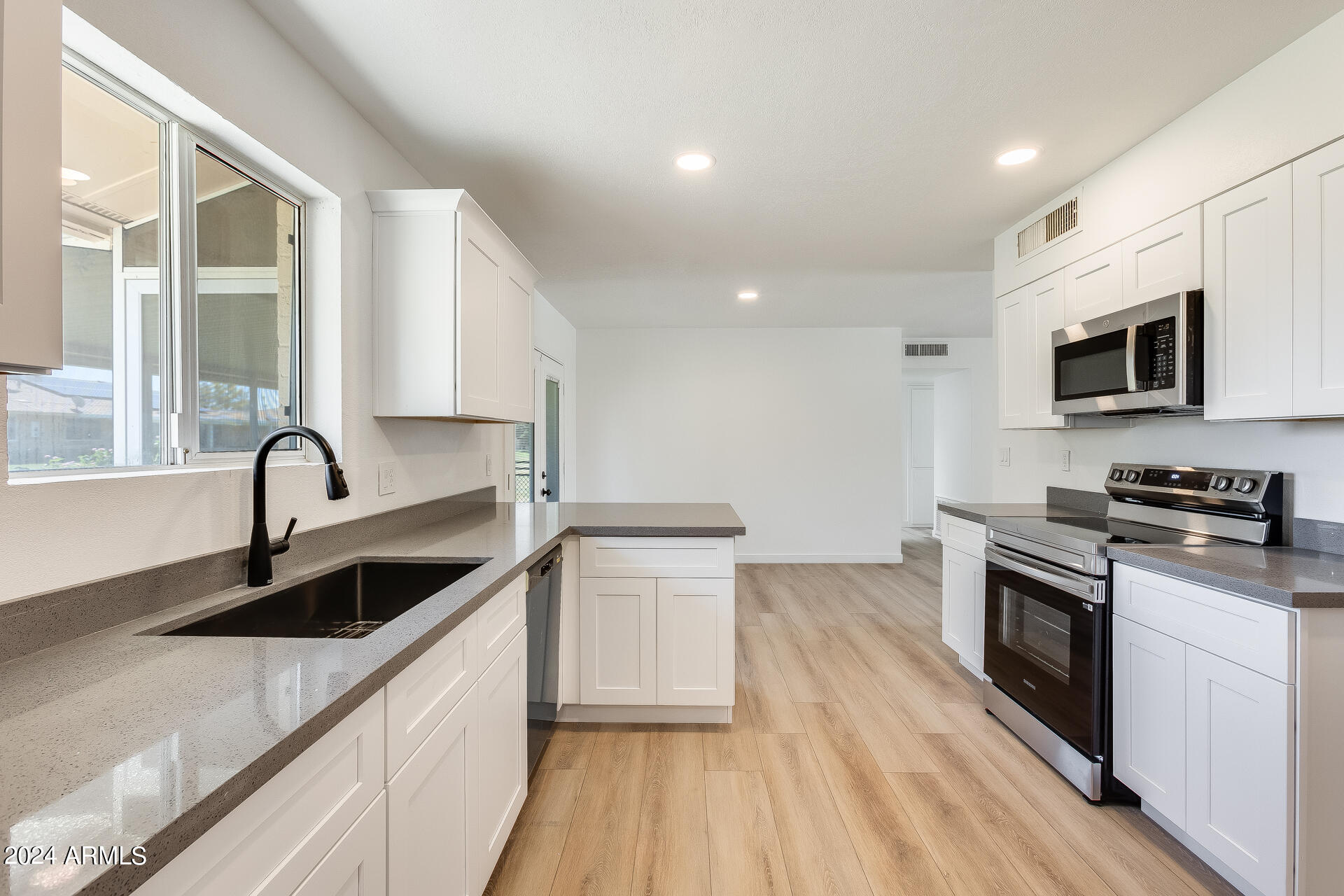 10612 W EL CAPITAN Circle