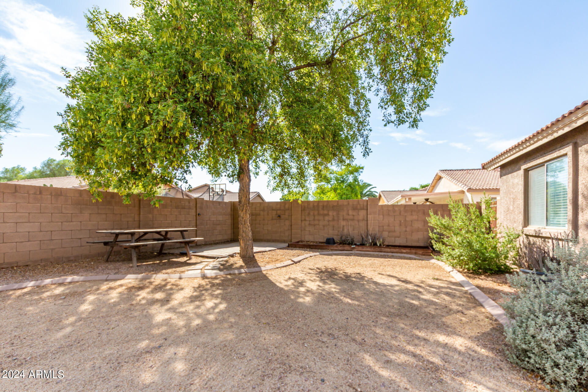 16103 W REDFIELD Road