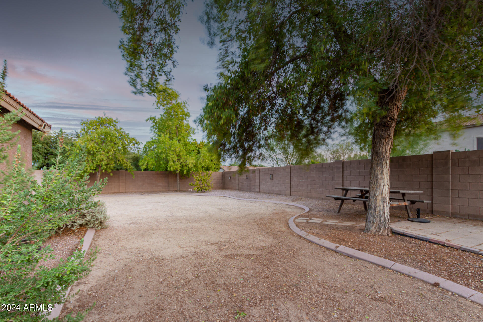 16103 W REDFIELD Road