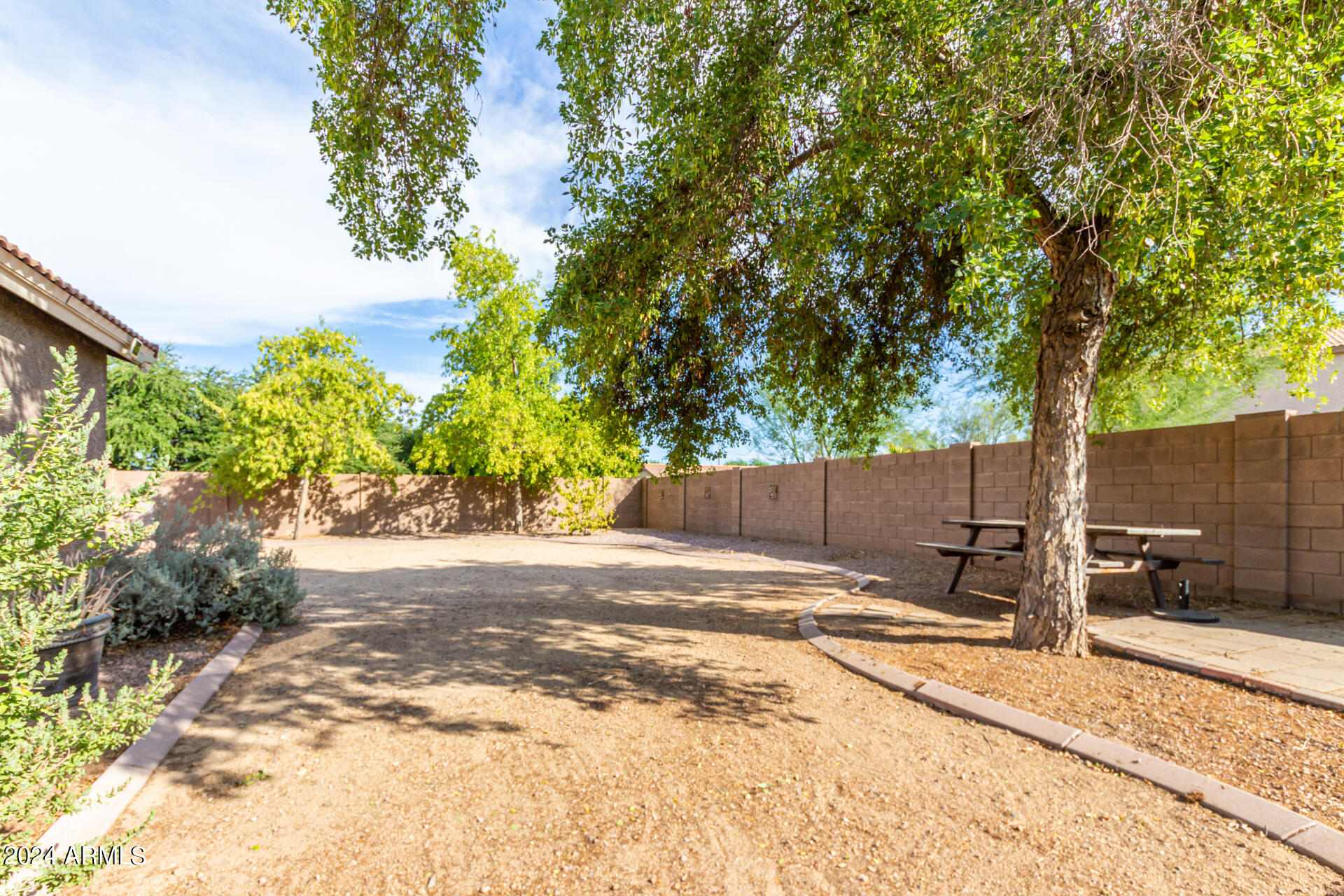 16103 W REDFIELD Road