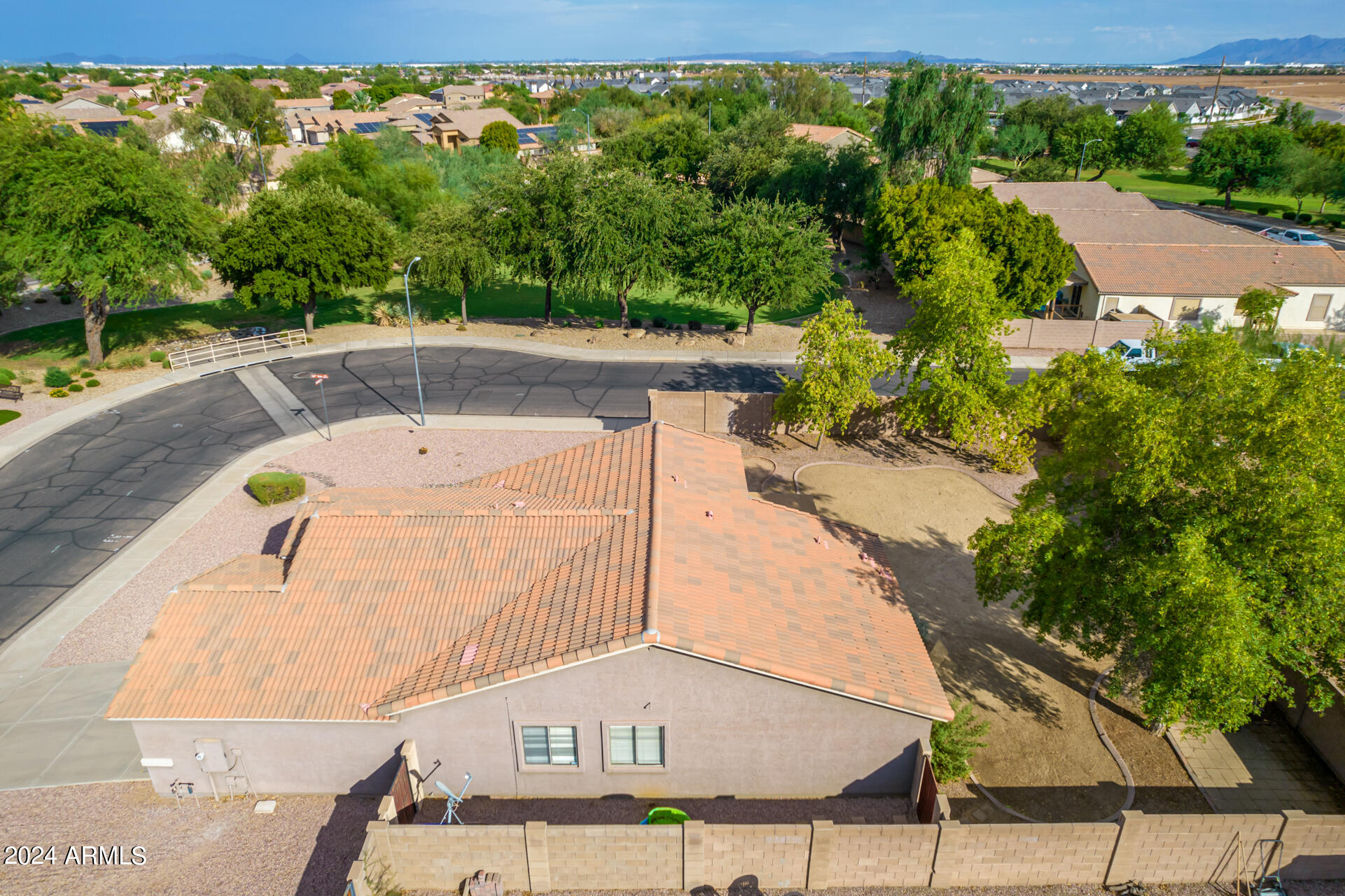 16103 W REDFIELD Road