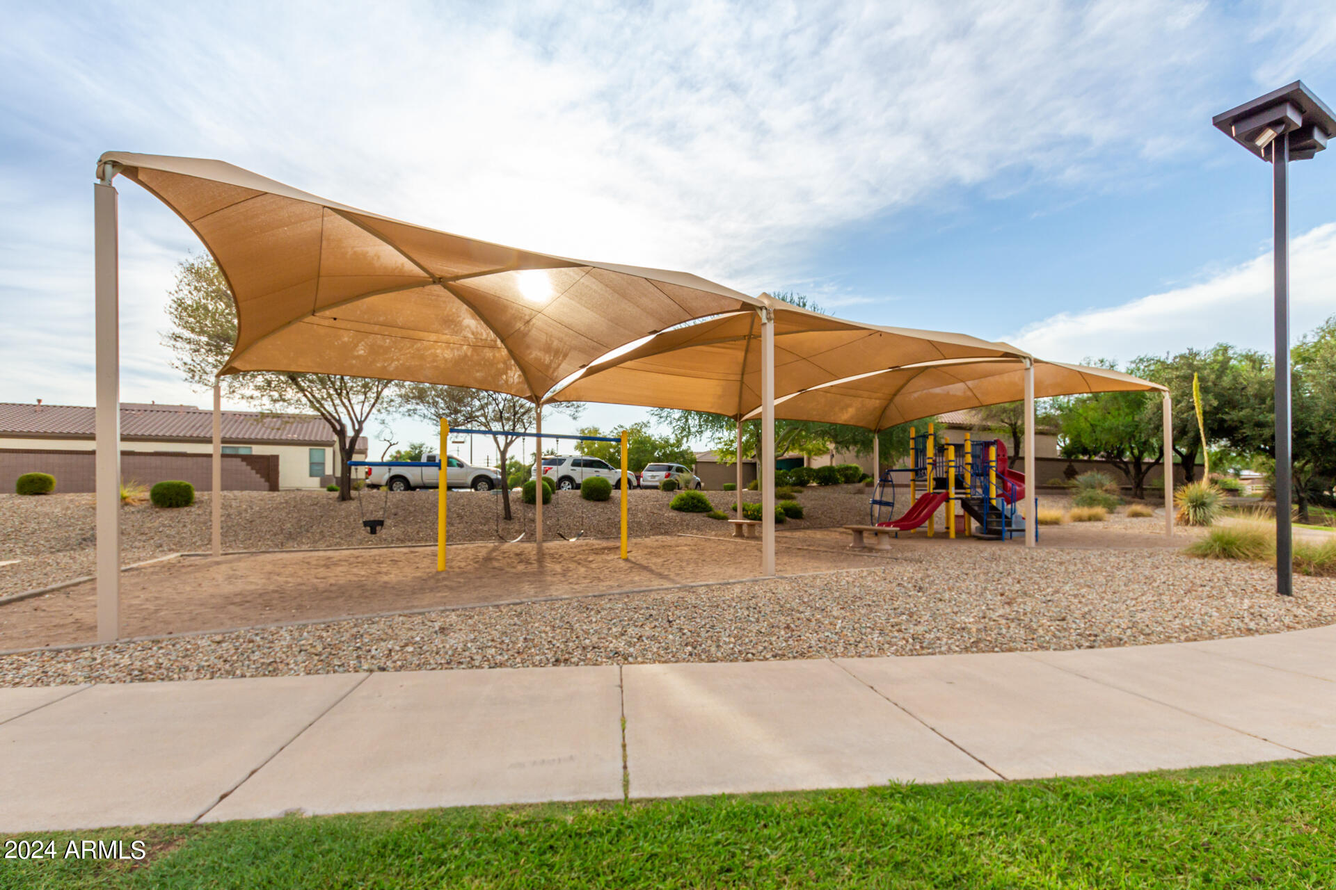 16103 W REDFIELD Road