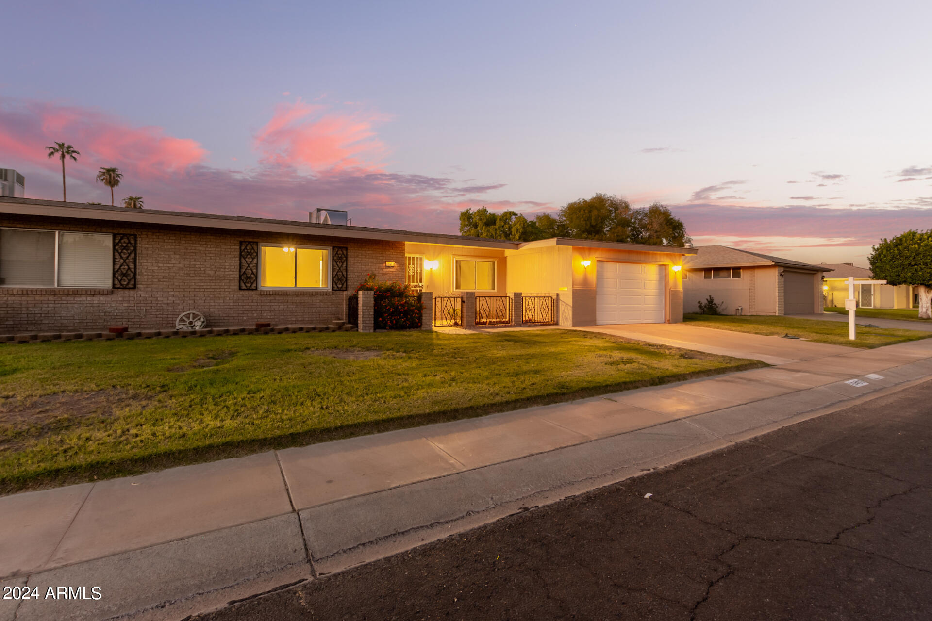 10403 W ROUNDELAY Circle