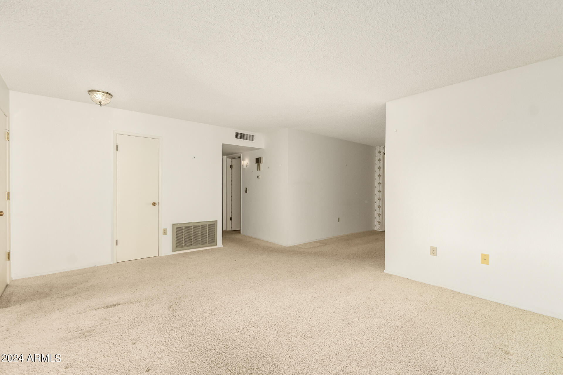 10403 W ROUNDELAY Circle