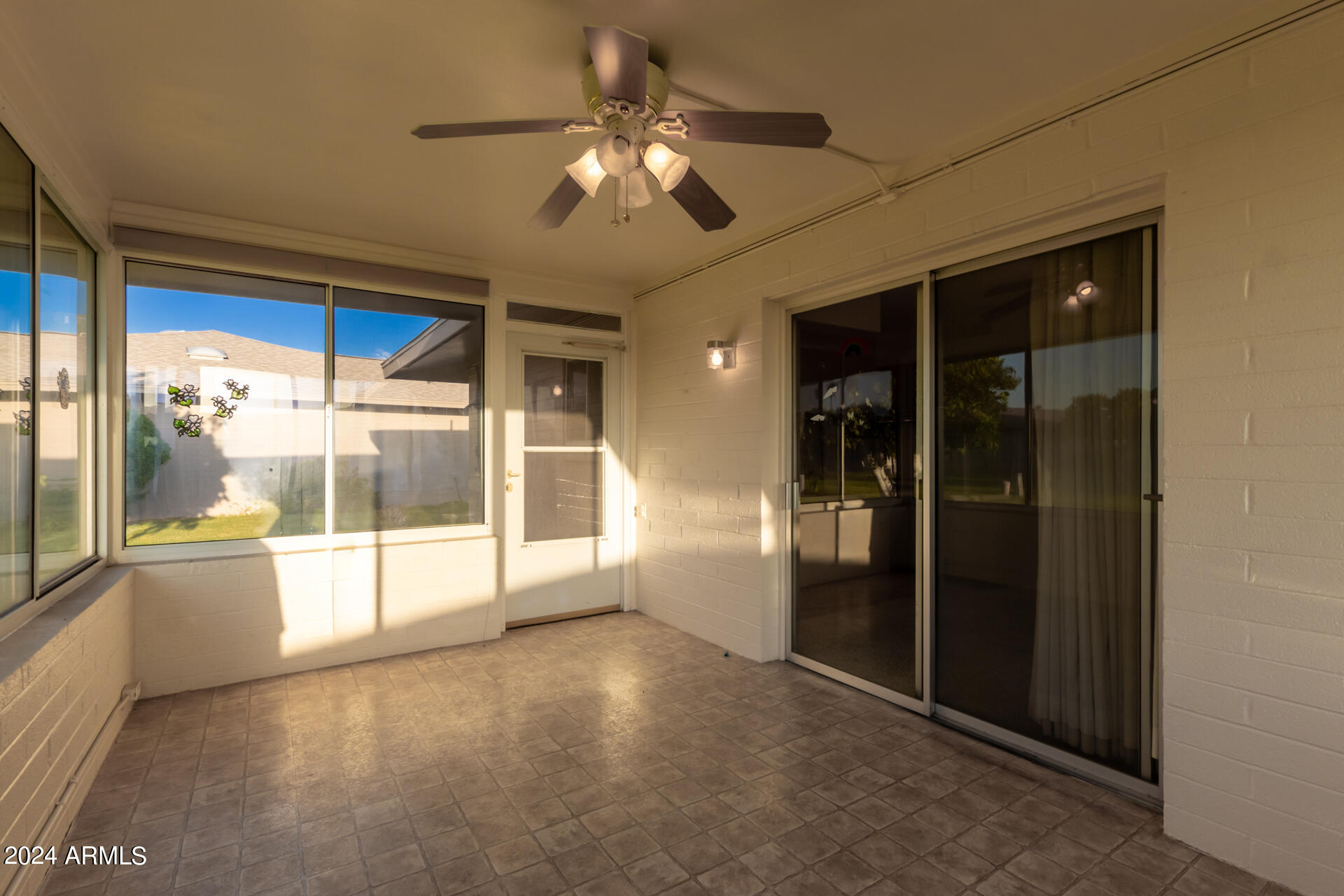 10403 W ROUNDELAY Circle