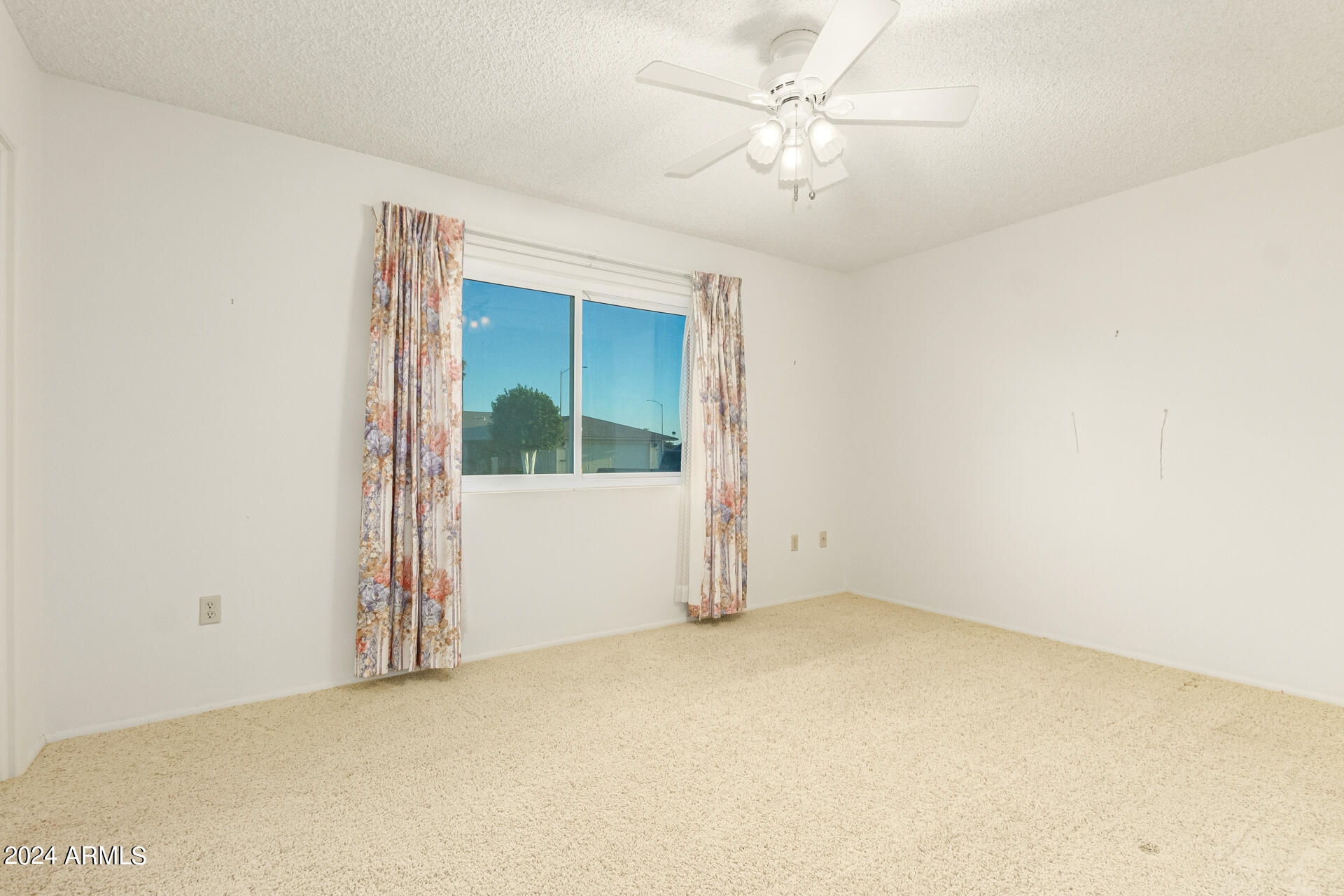 10403 W ROUNDELAY Circle