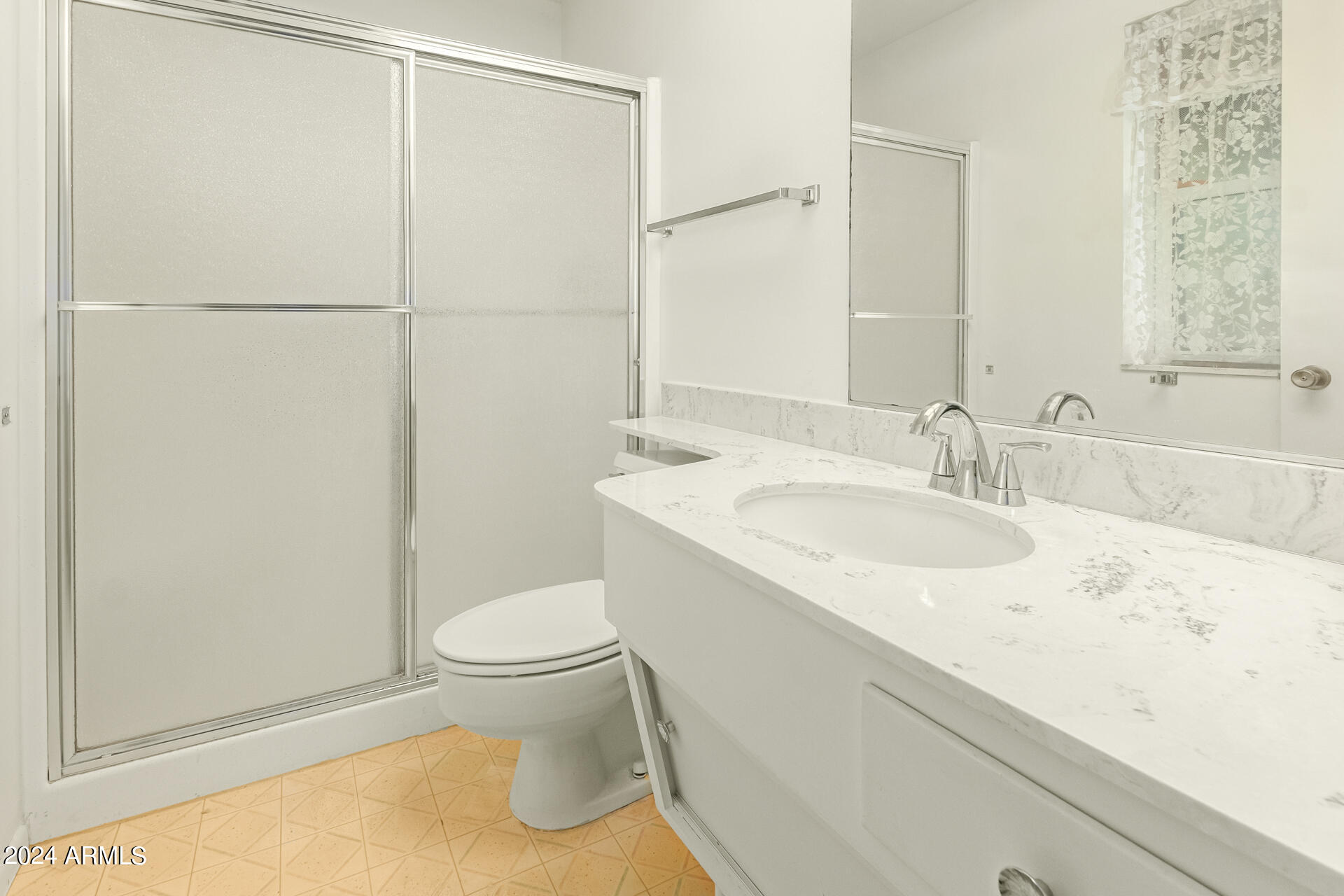 10403 W ROUNDELAY Circle