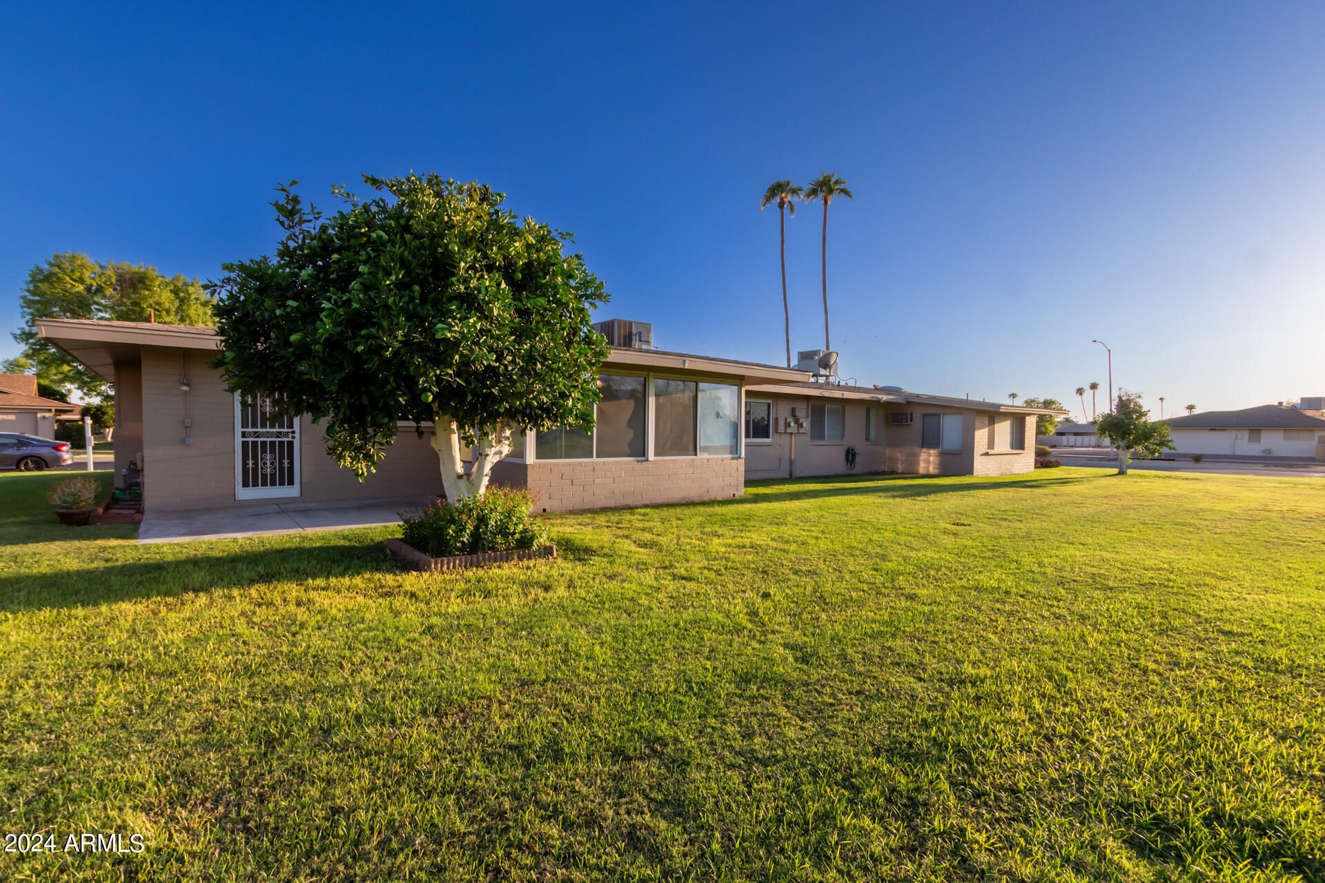 10403 W ROUNDELAY Circle