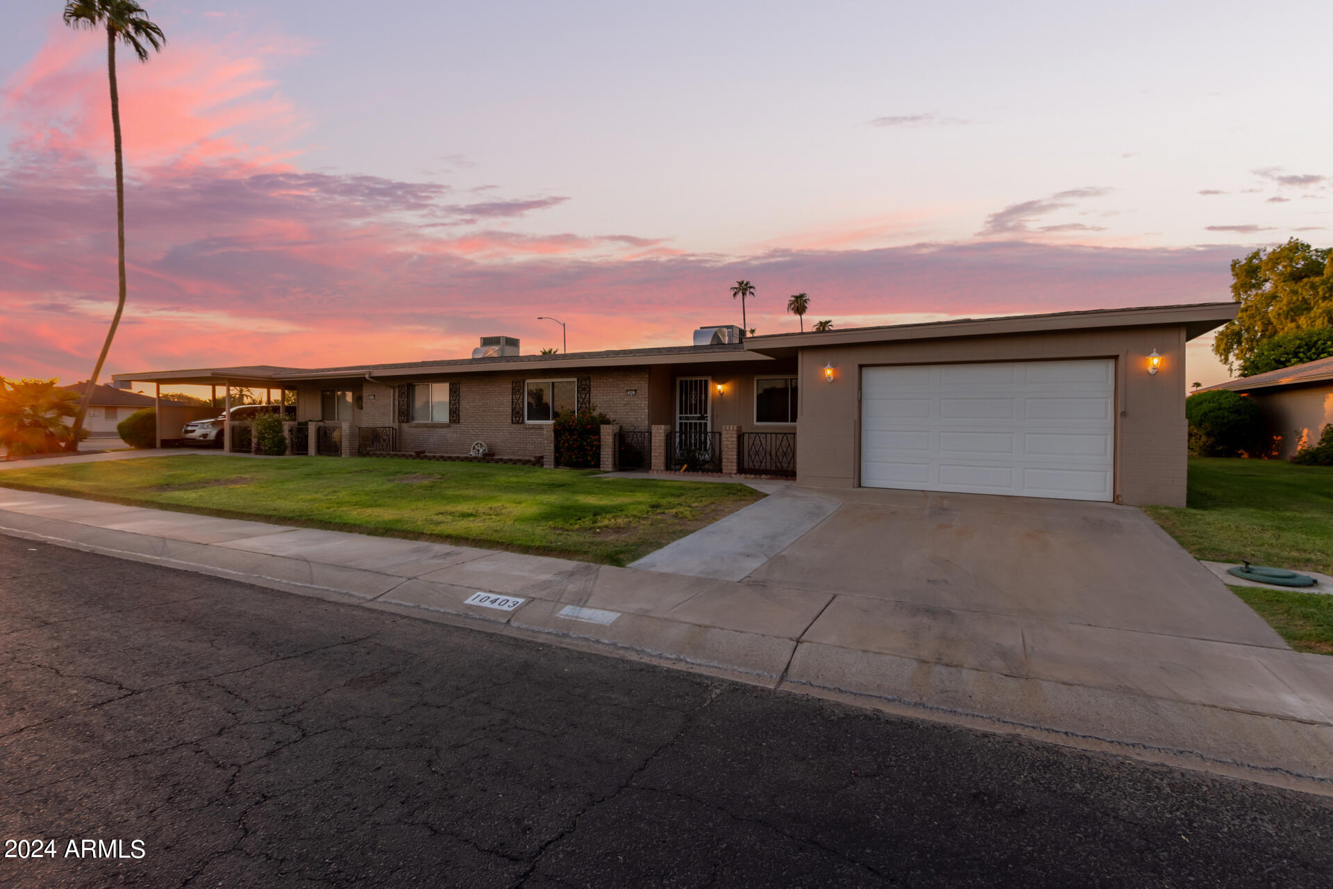 10403 W ROUNDELAY Circle