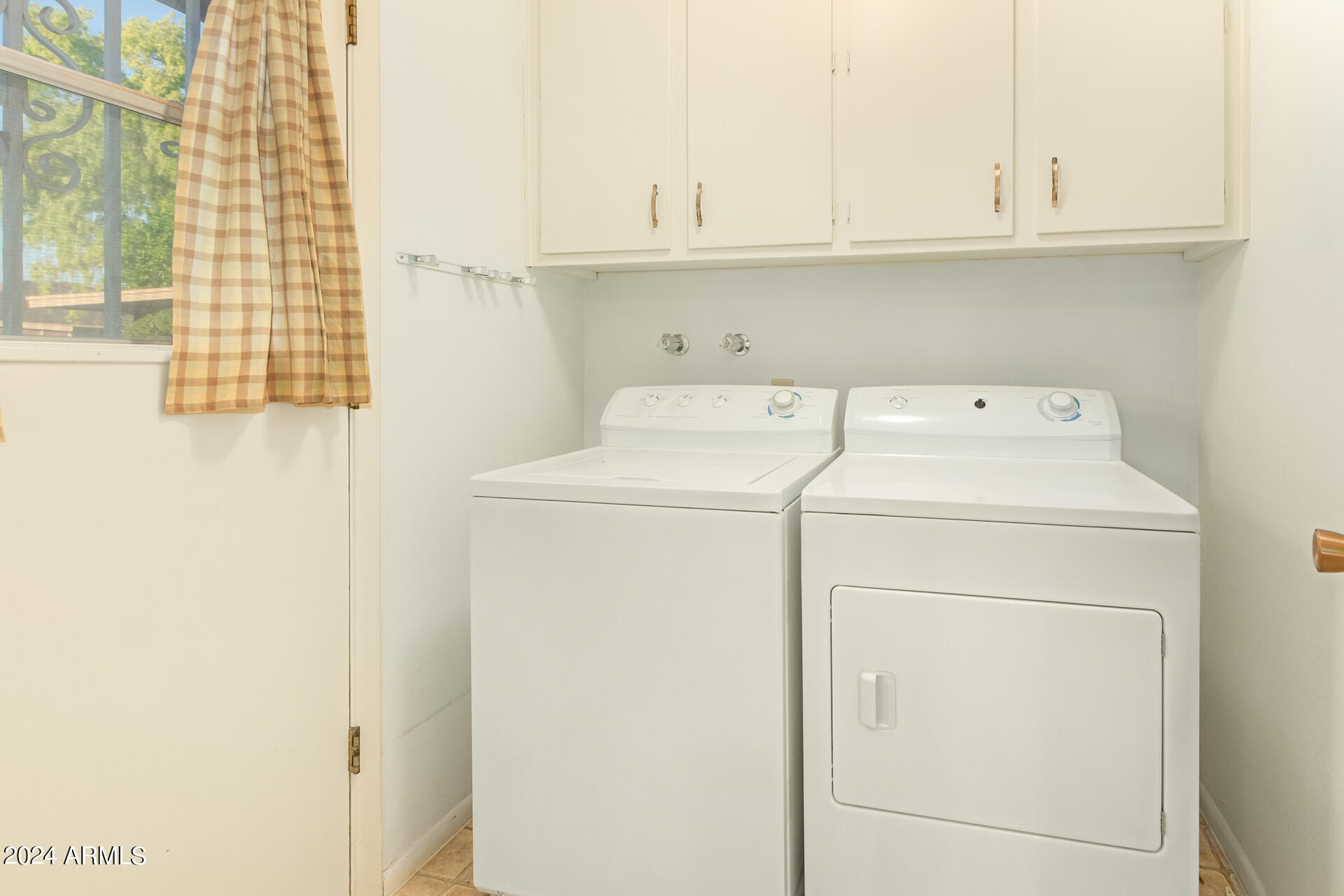 10403 W ROUNDELAY Circle