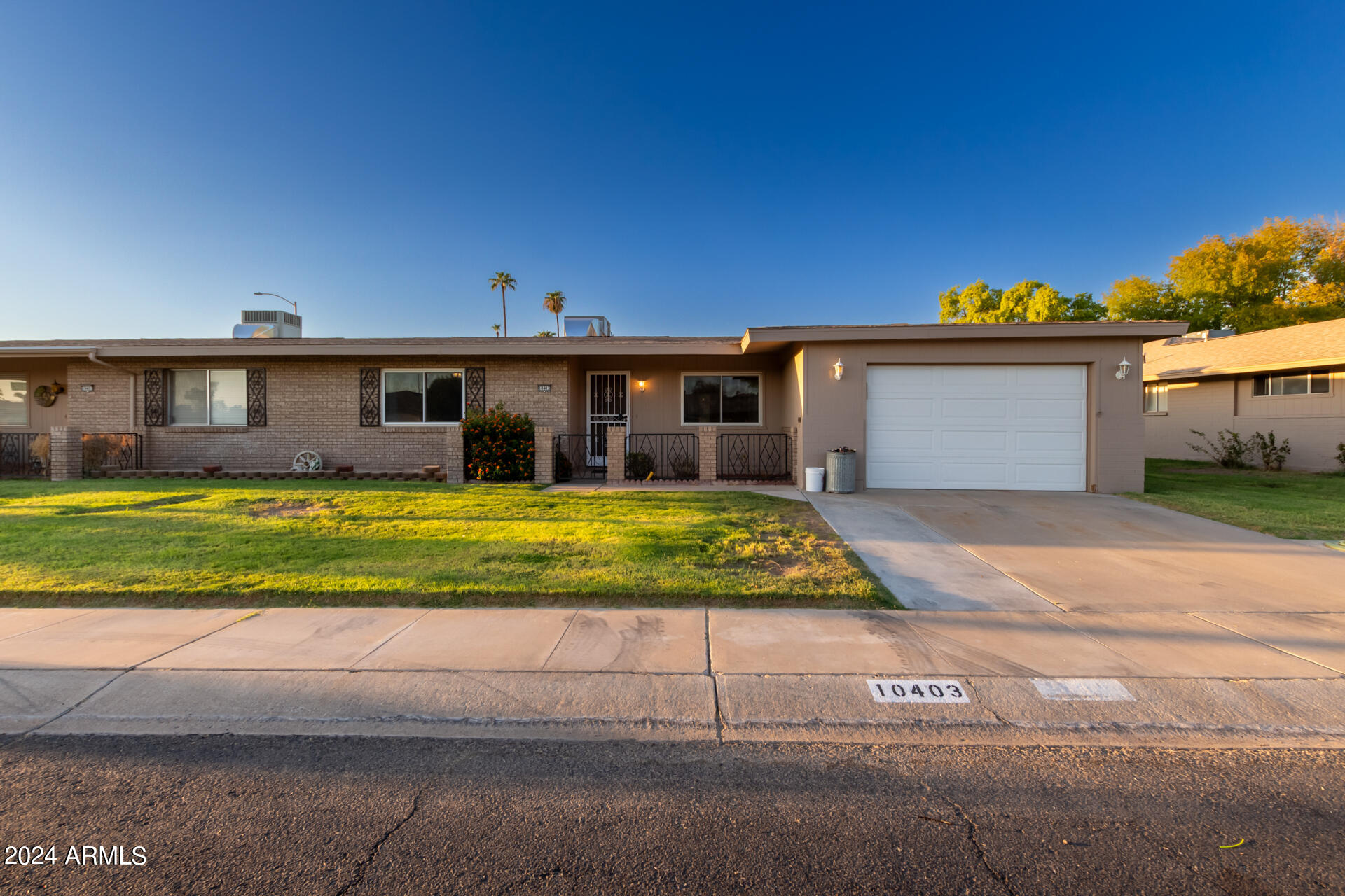 10403 W ROUNDELAY Circle