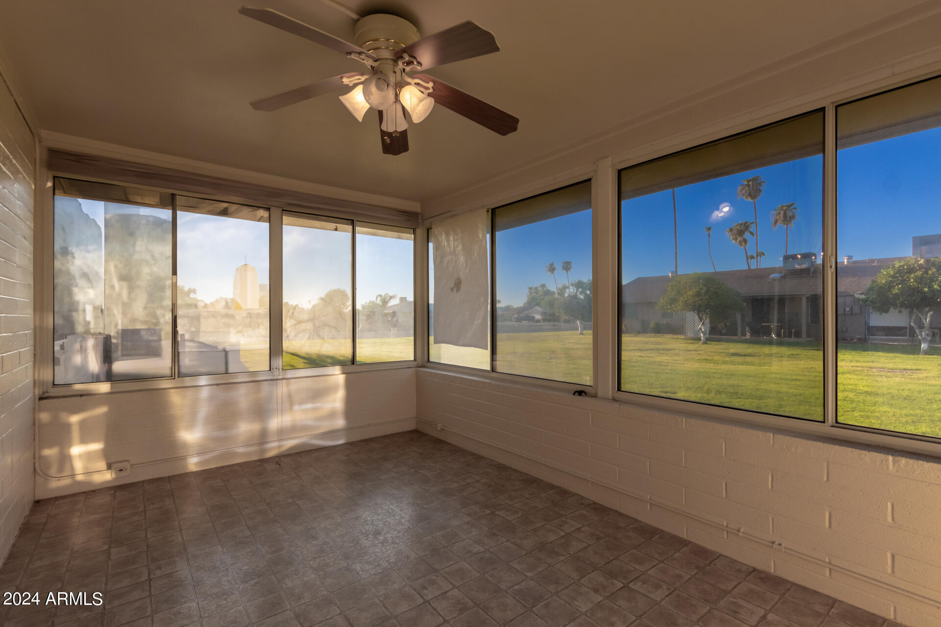 10403 W ROUNDELAY Circle