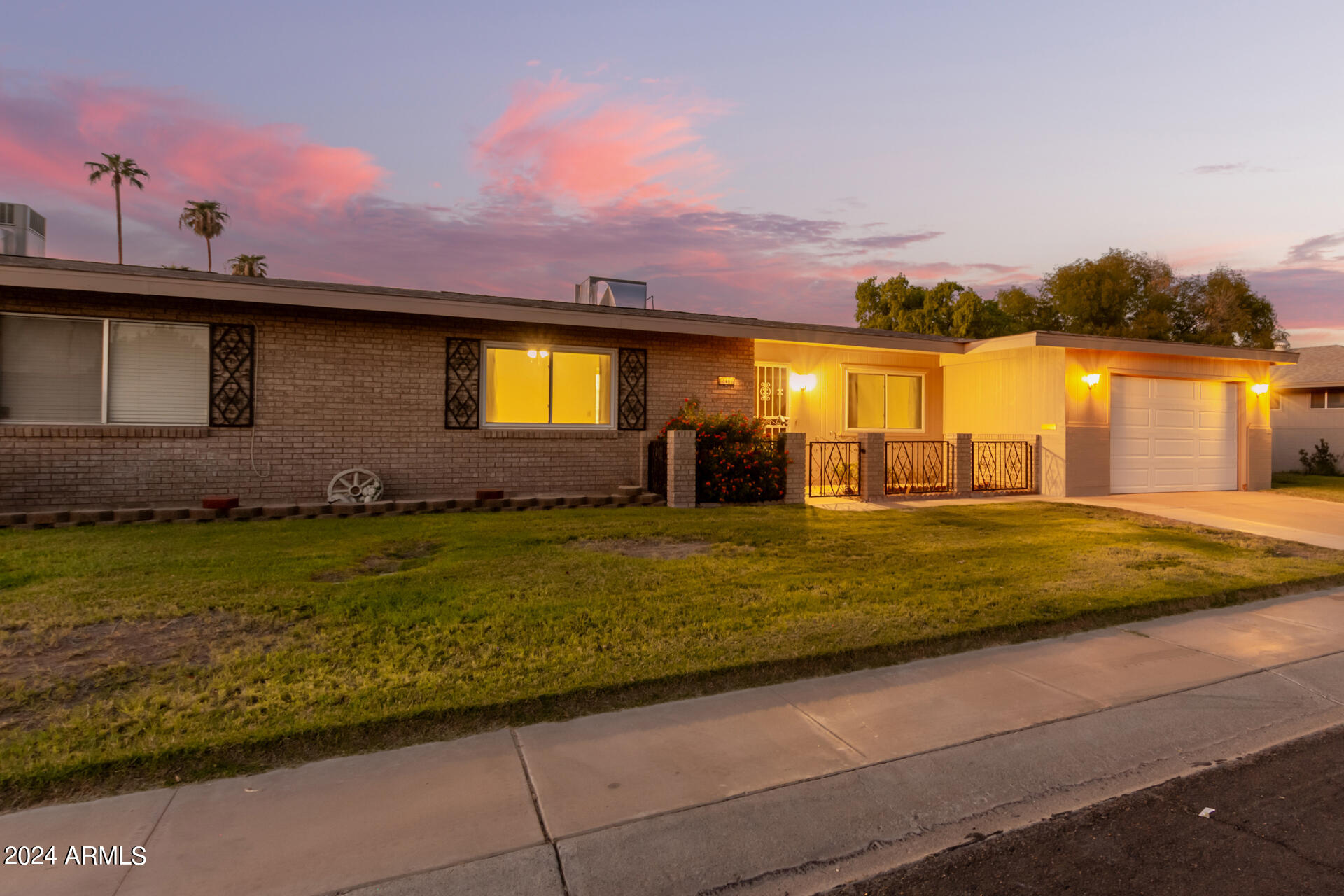 10403 W ROUNDELAY Circle