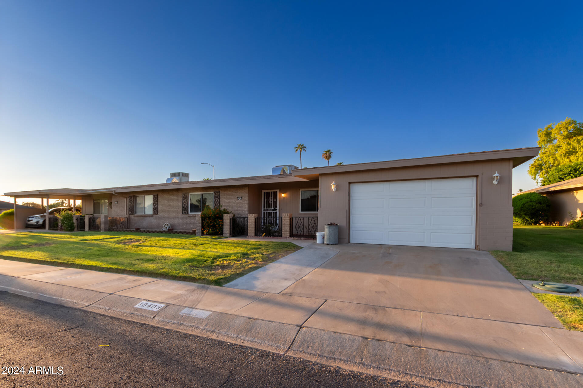 10403 W ROUNDELAY Circle