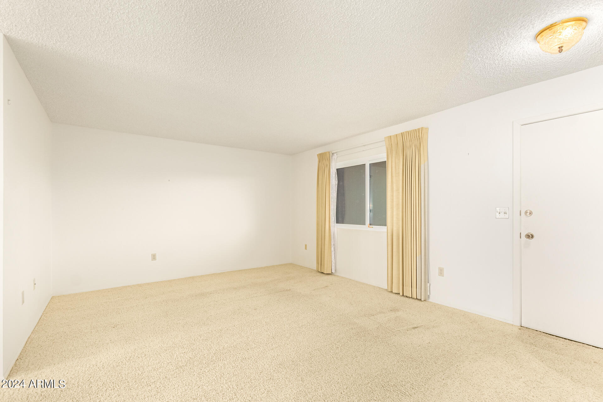 10403 W ROUNDELAY Circle