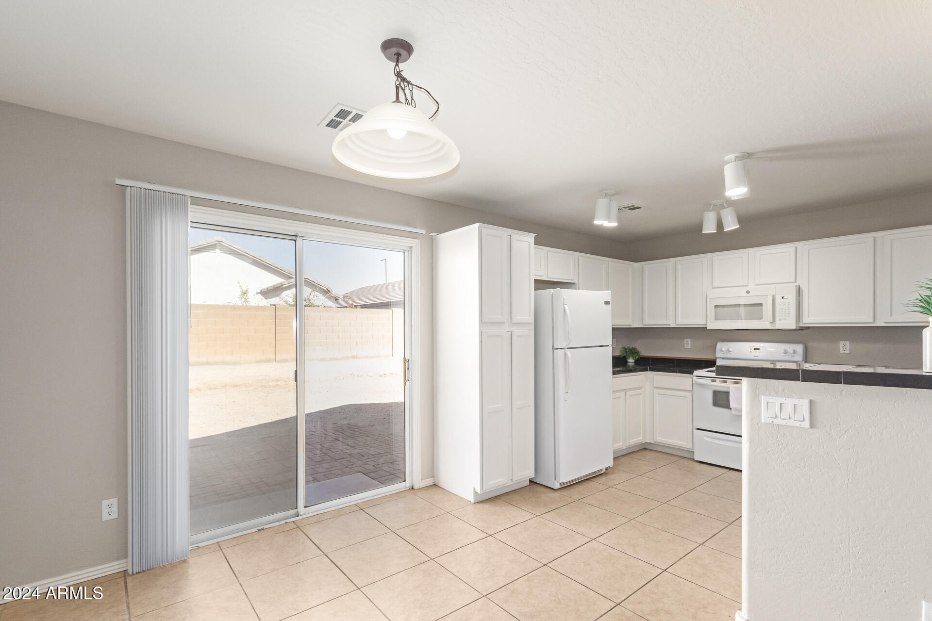 22762 W PAPAGO Street