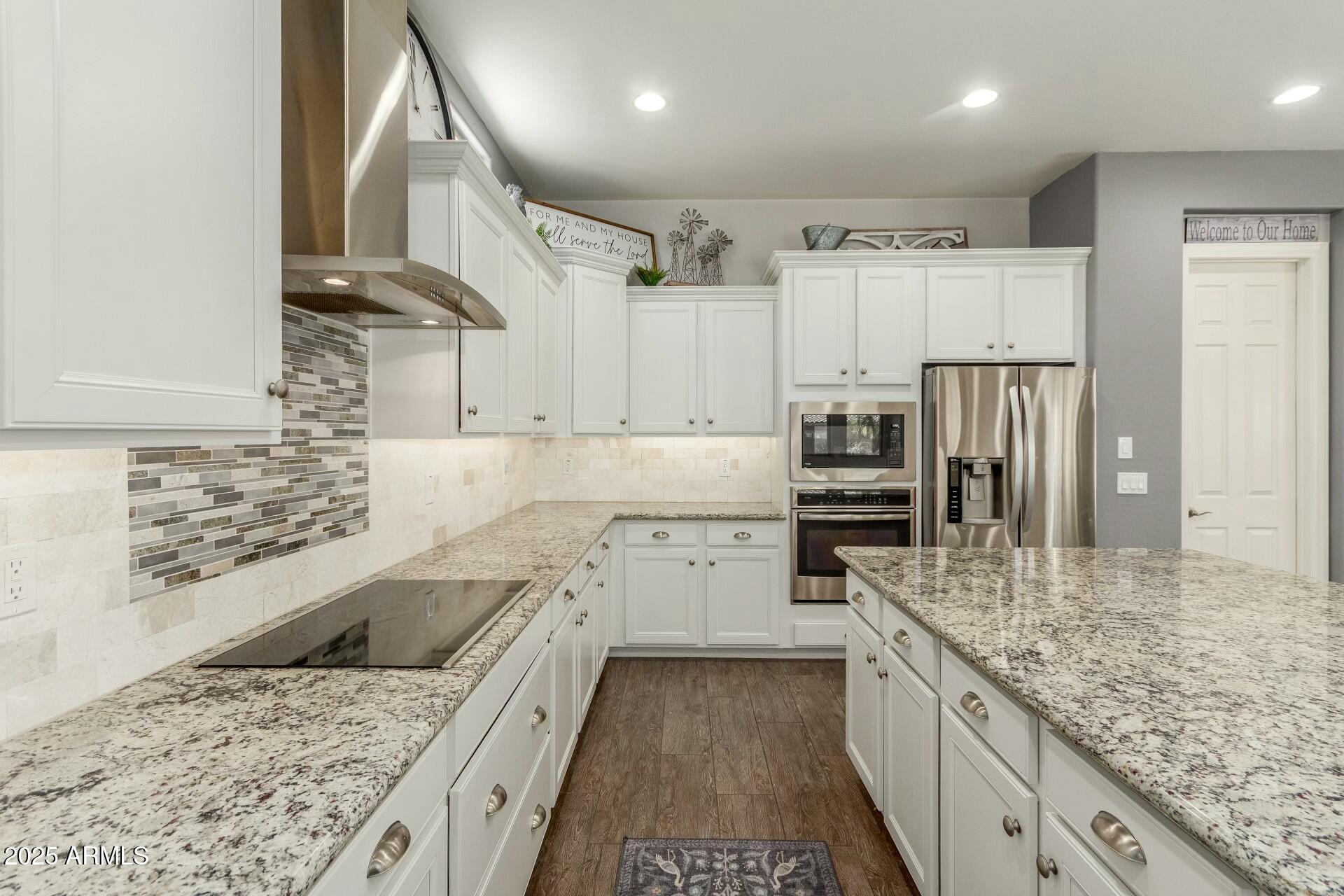 18483 W PARADISE Lane