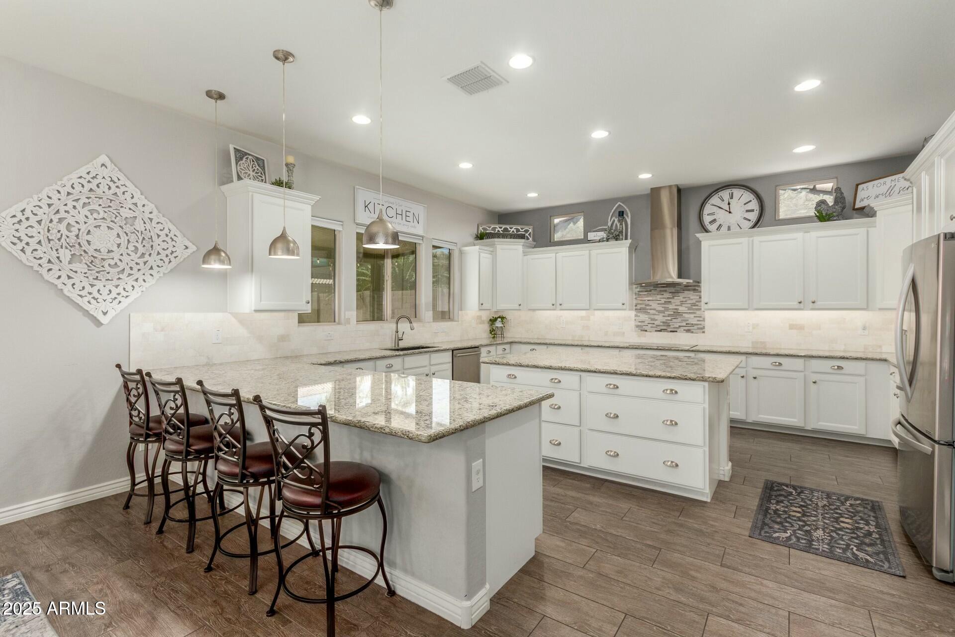 18483 W PARADISE Lane