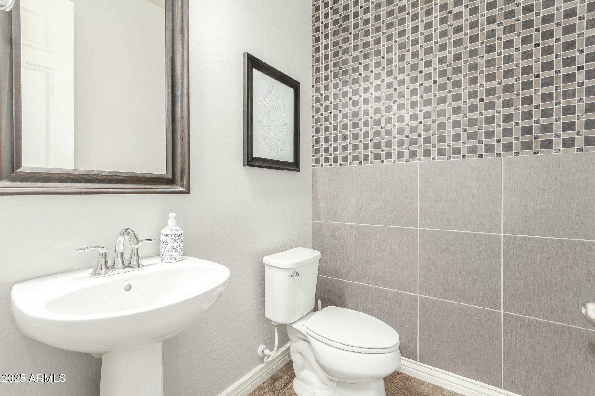 18483 W PARADISE Lane