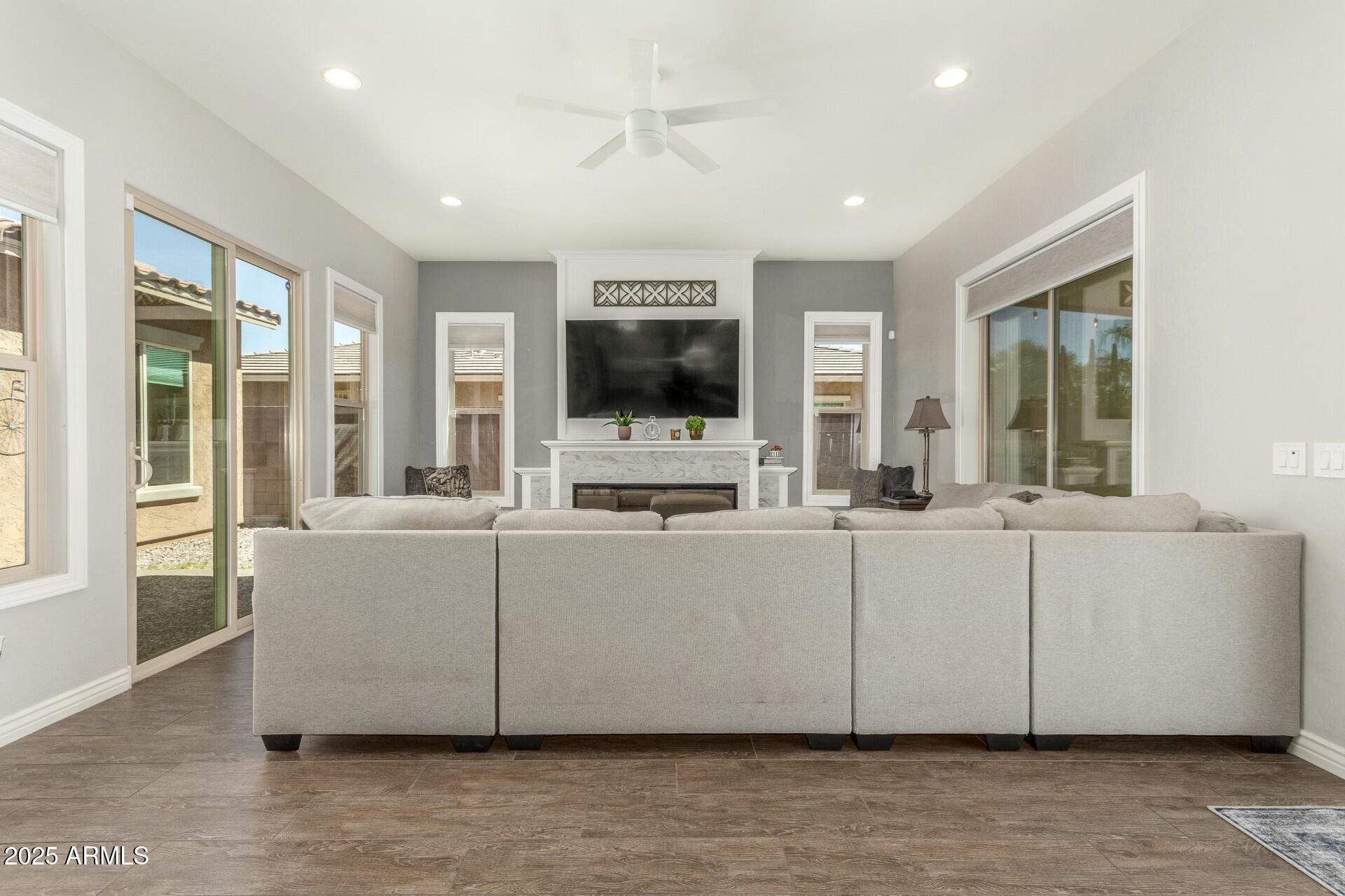 18483 W PARADISE Lane