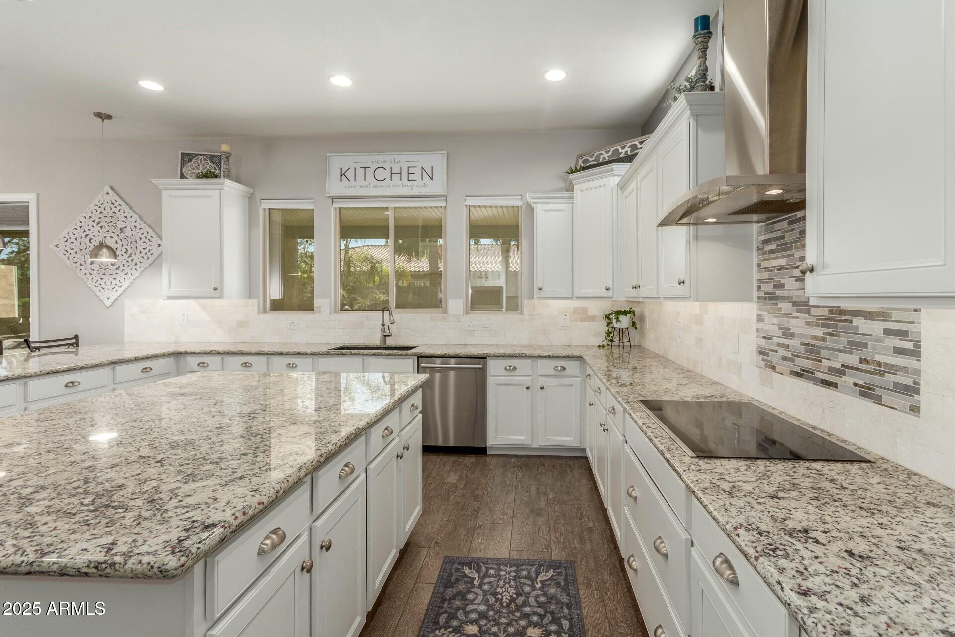 18483 W PARADISE Lane