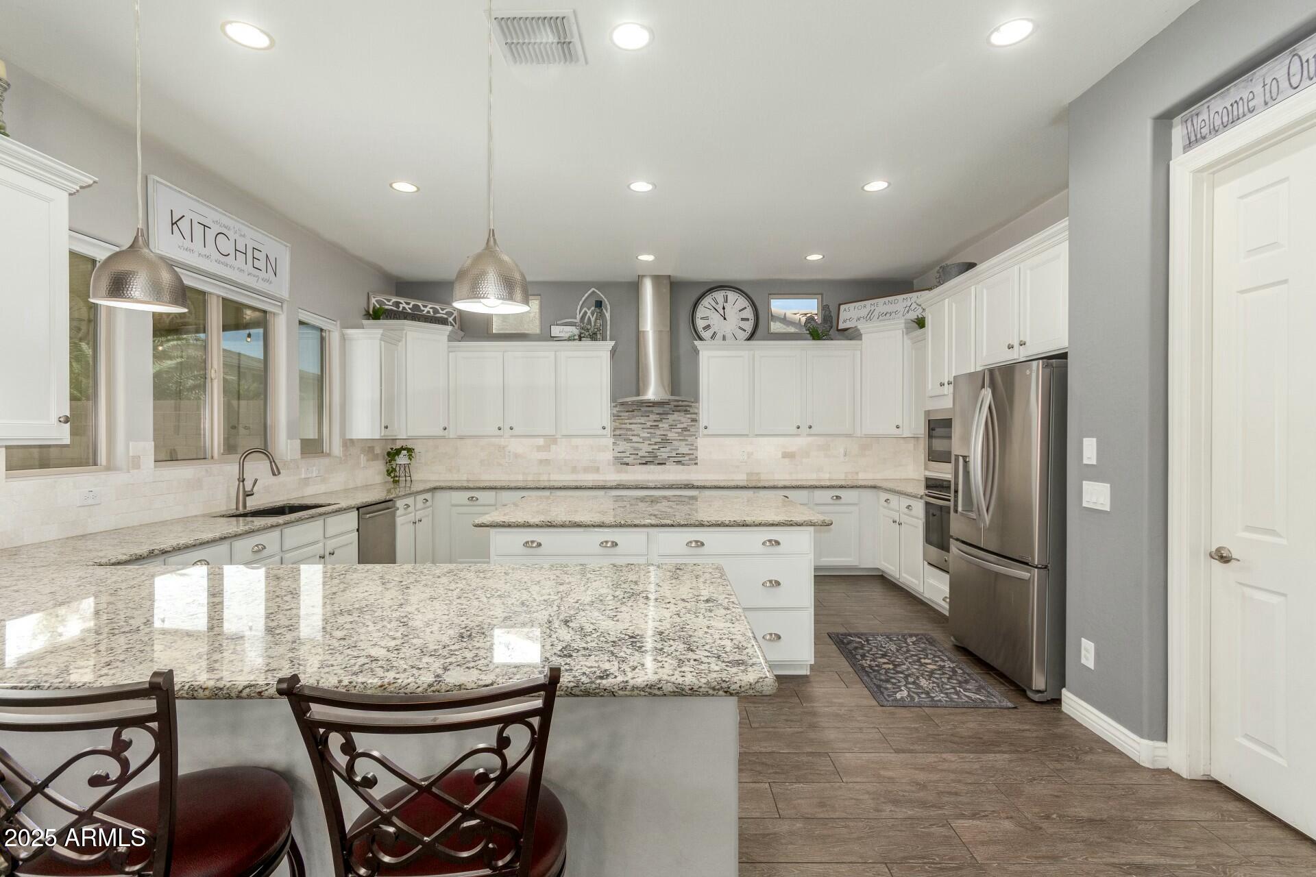 18483 W PARADISE Lane