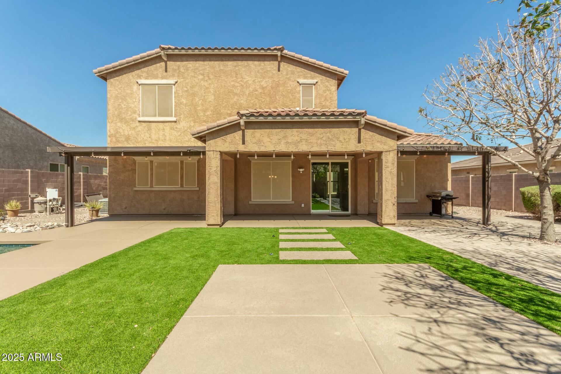 18483 W PARADISE Lane