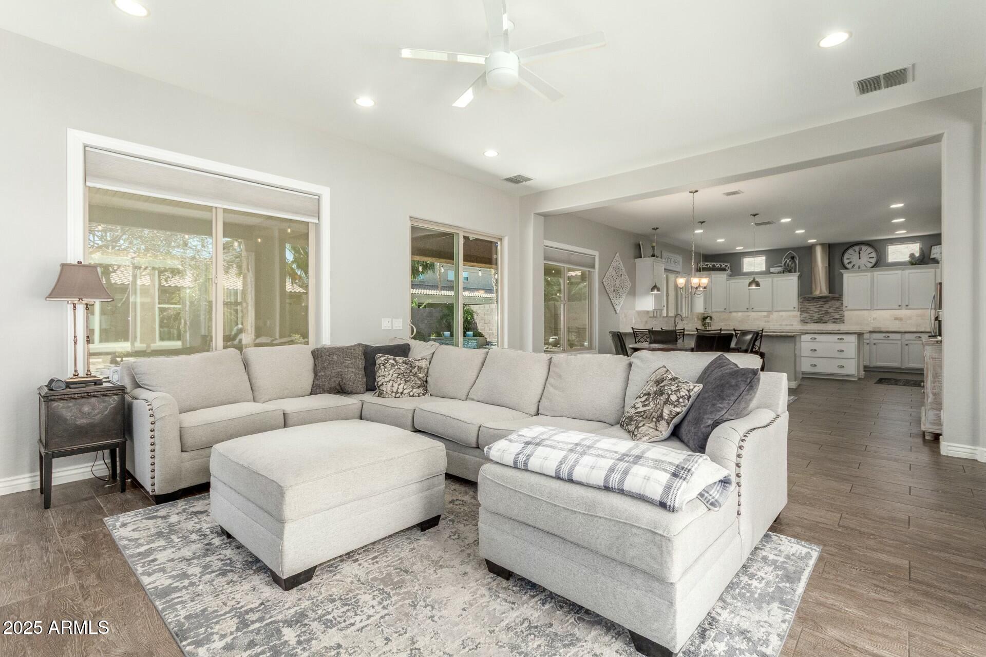 18483 W PARADISE Lane