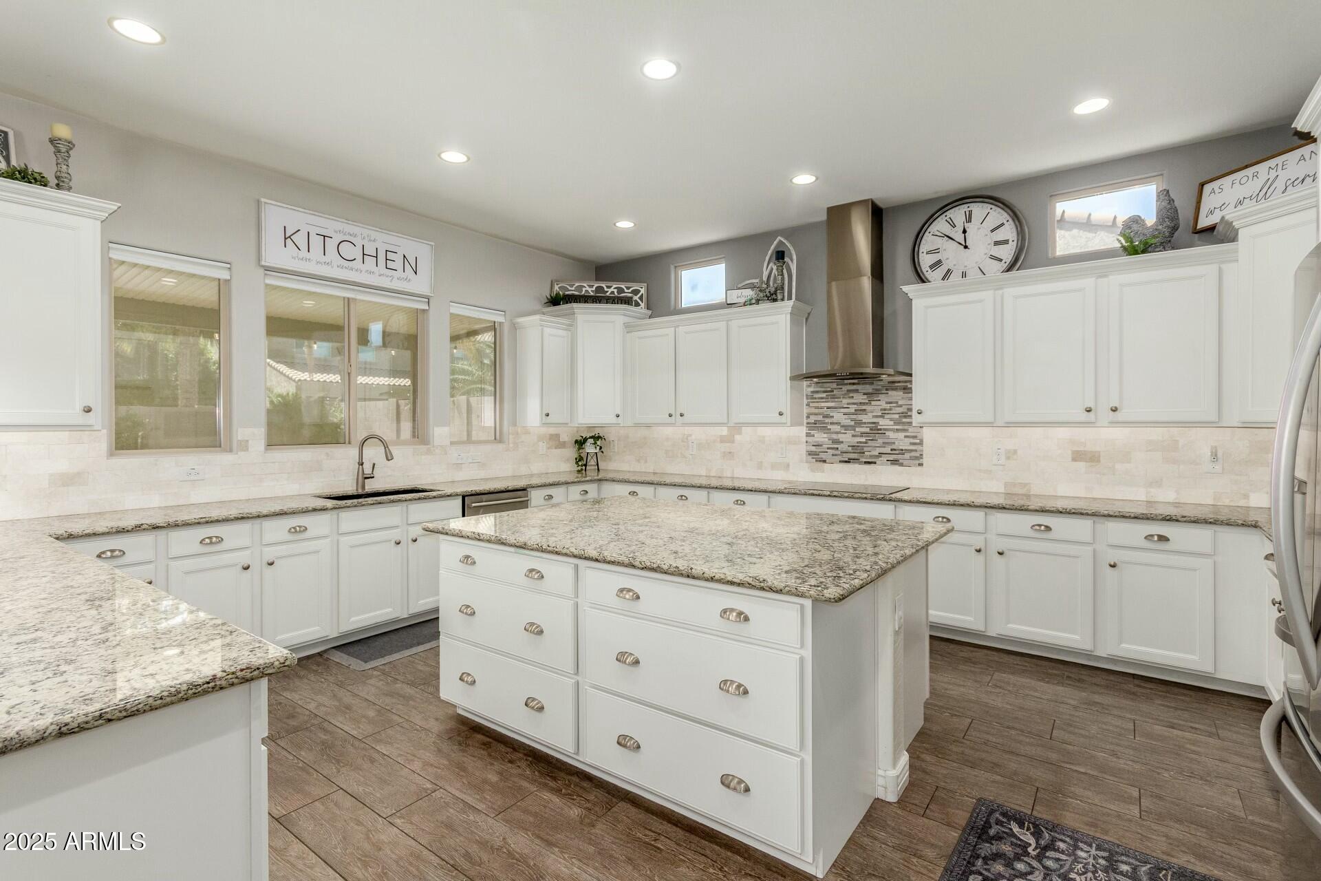 18483 W PARADISE Lane