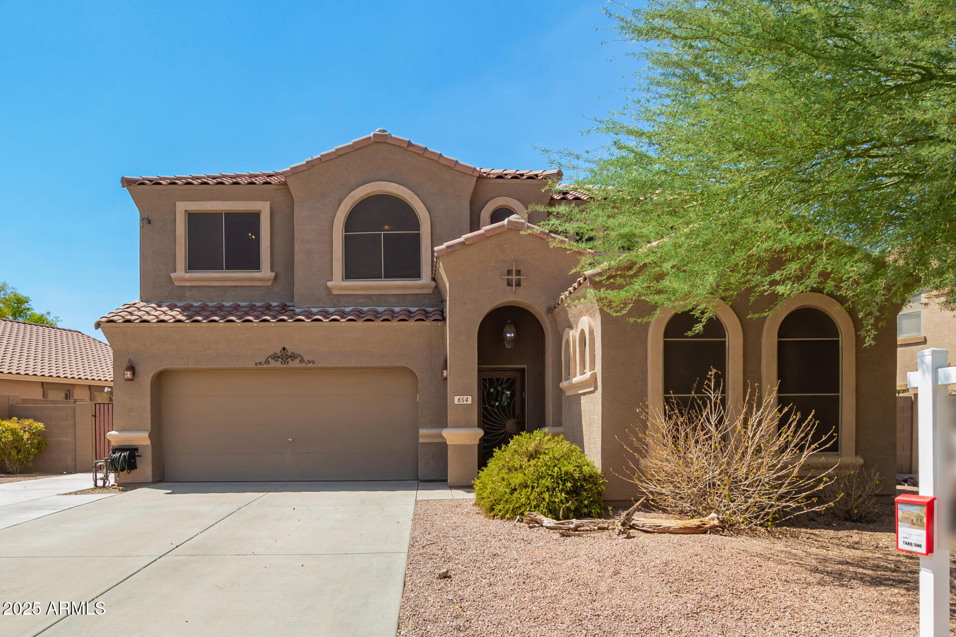 654 E TAYLOR Trail