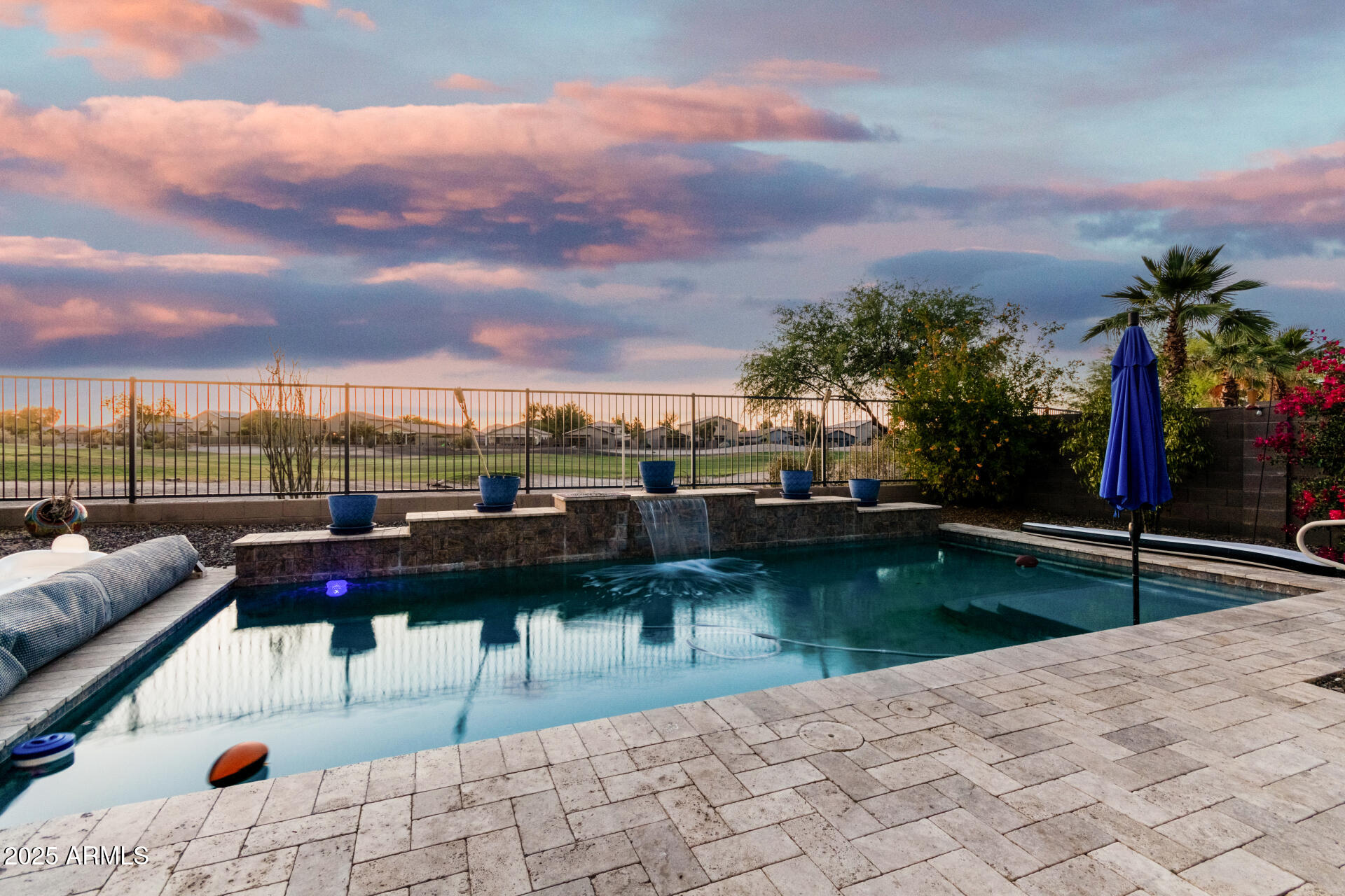 654 E TAYLOR Trail