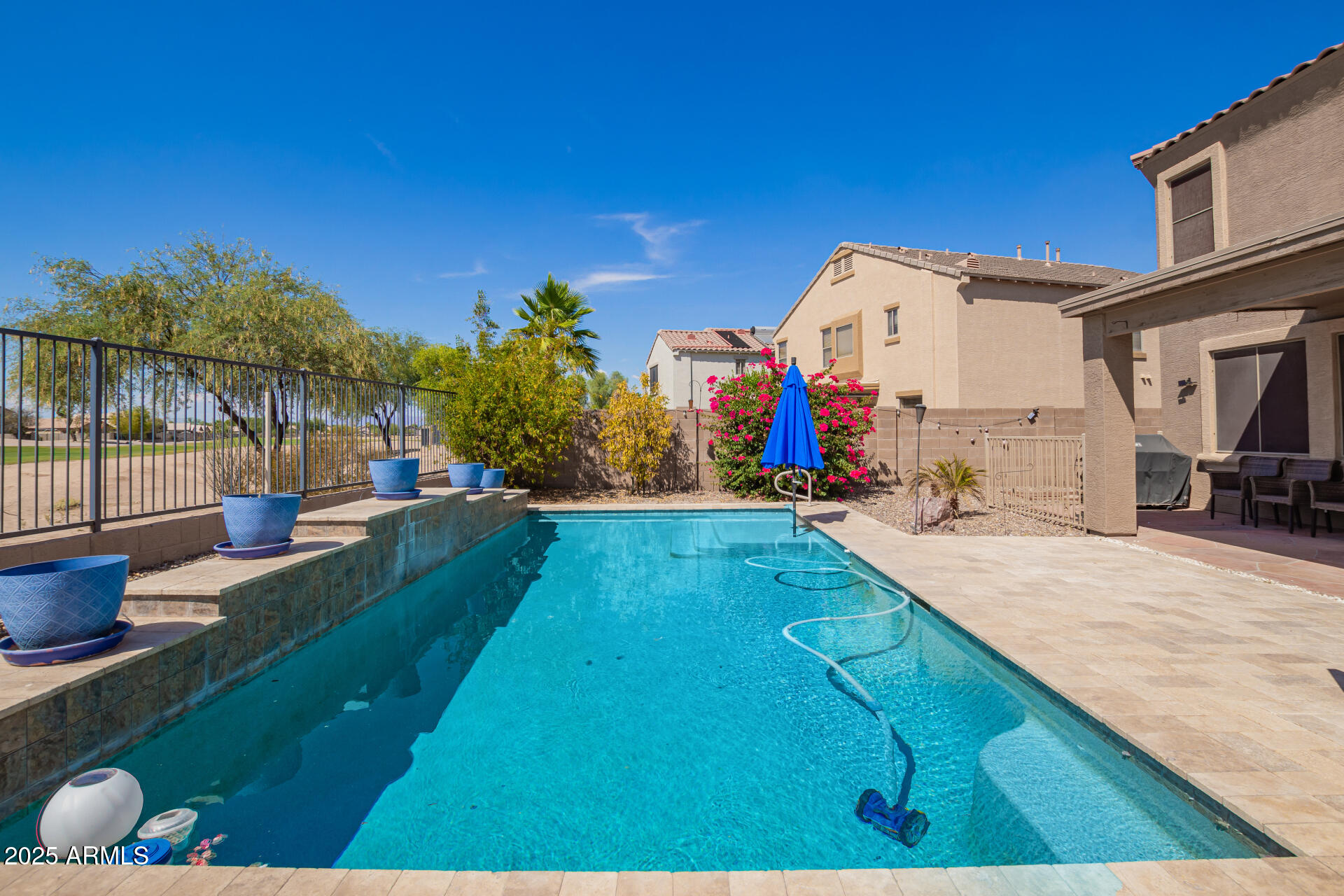 654 E TAYLOR Trail