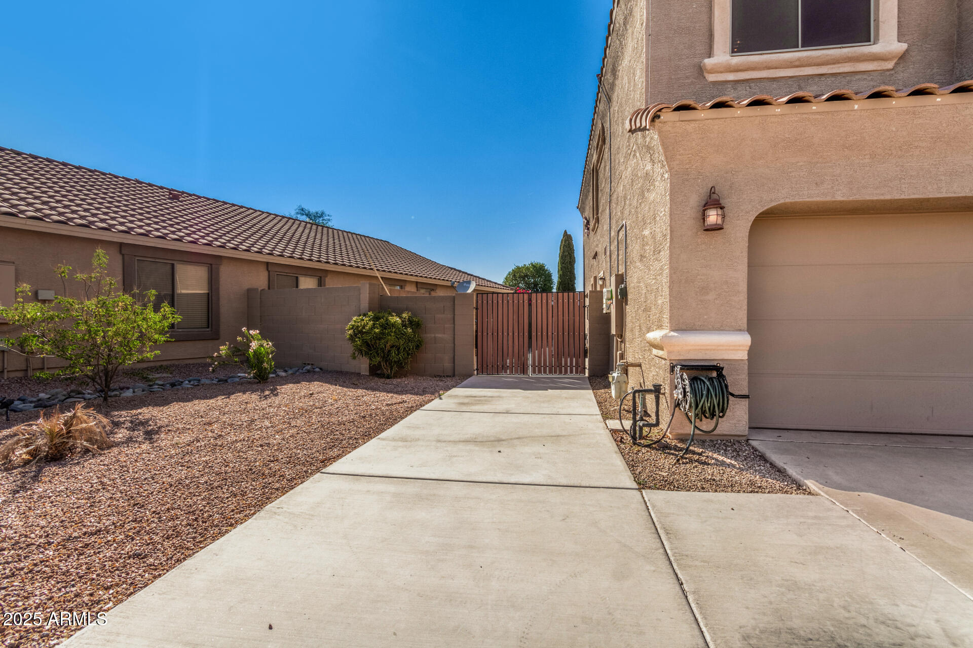 654 E TAYLOR Trail